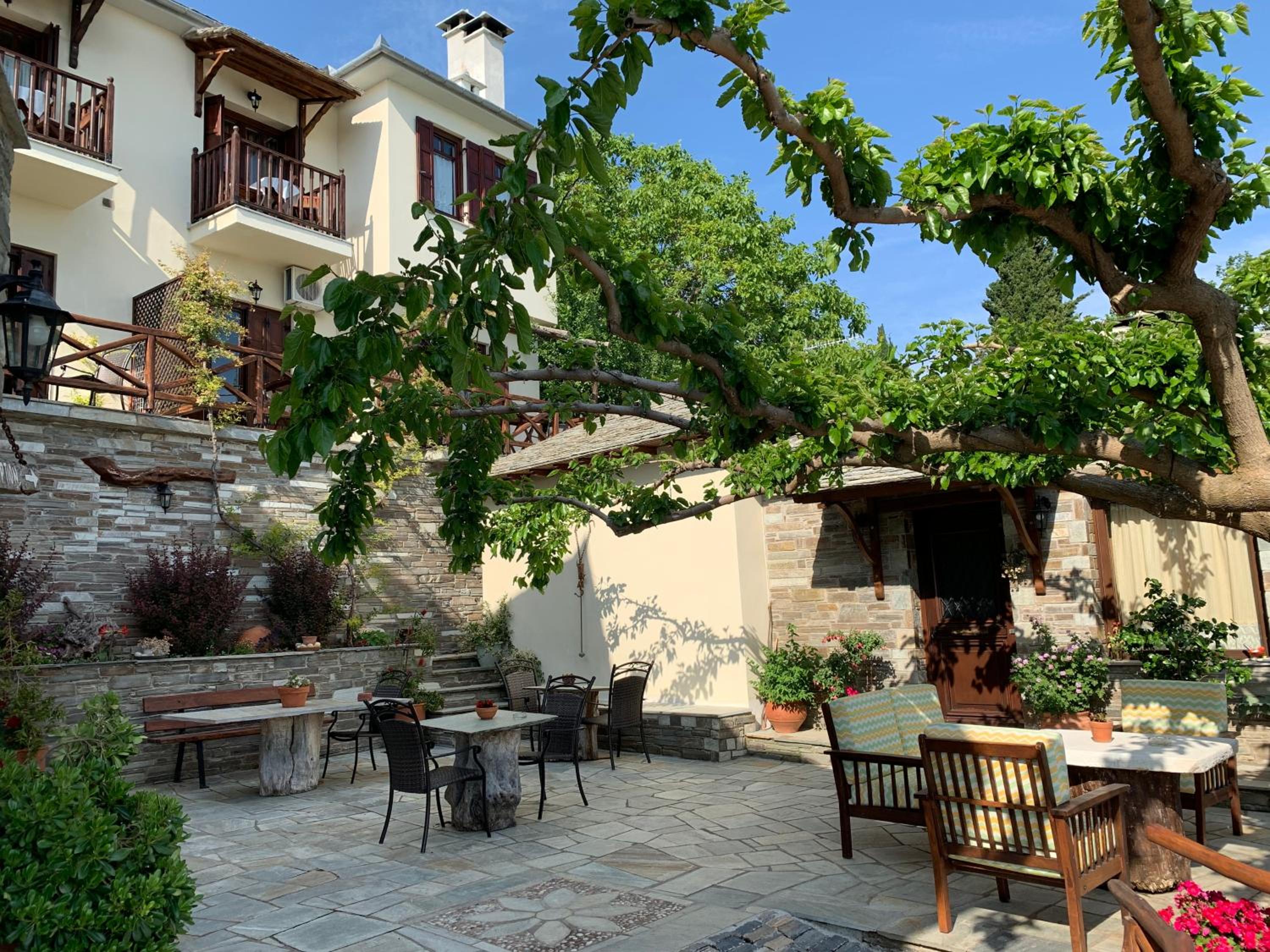 Iliovolo Guesthouse