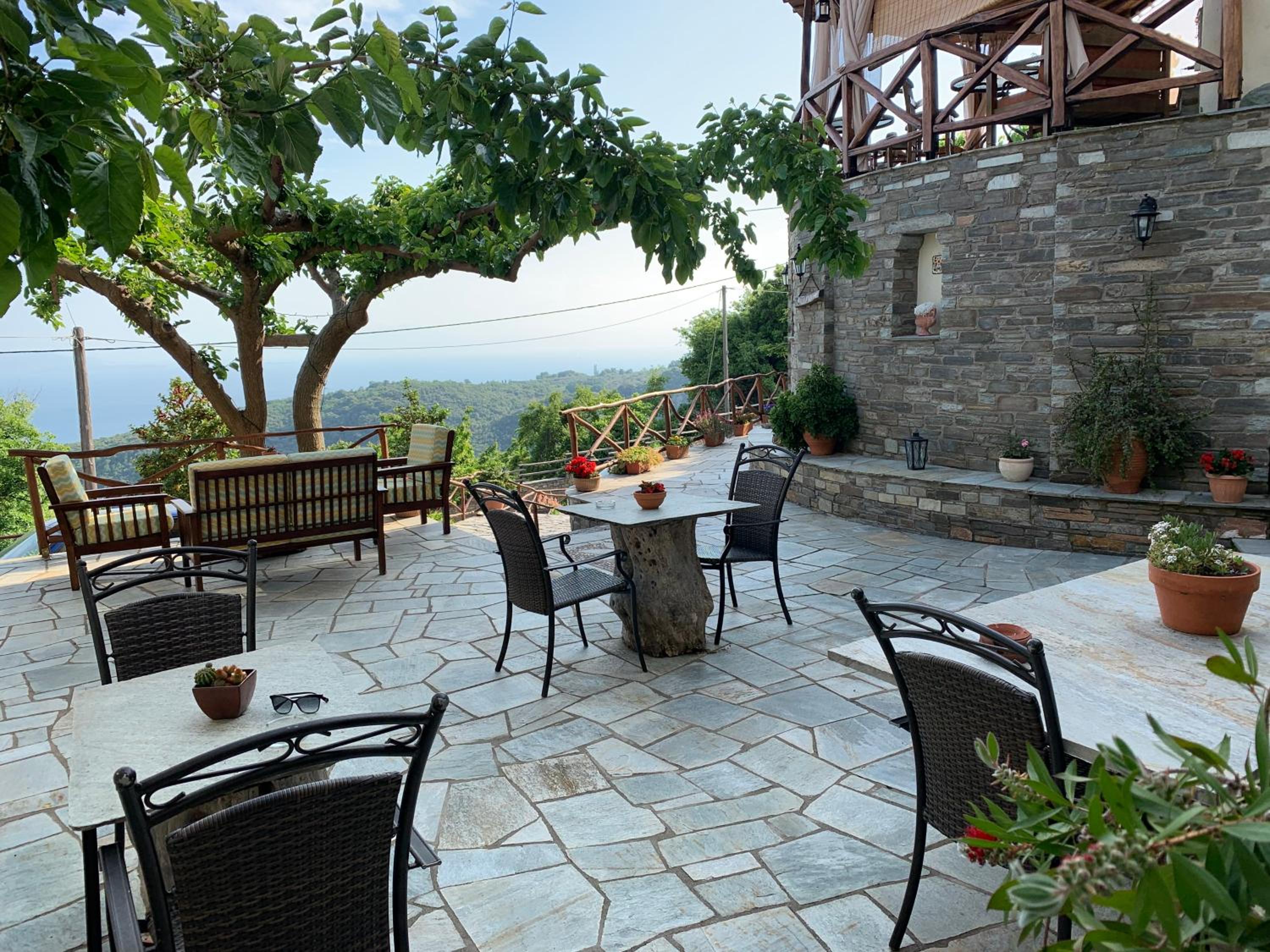 Iliovolo Guesthouse