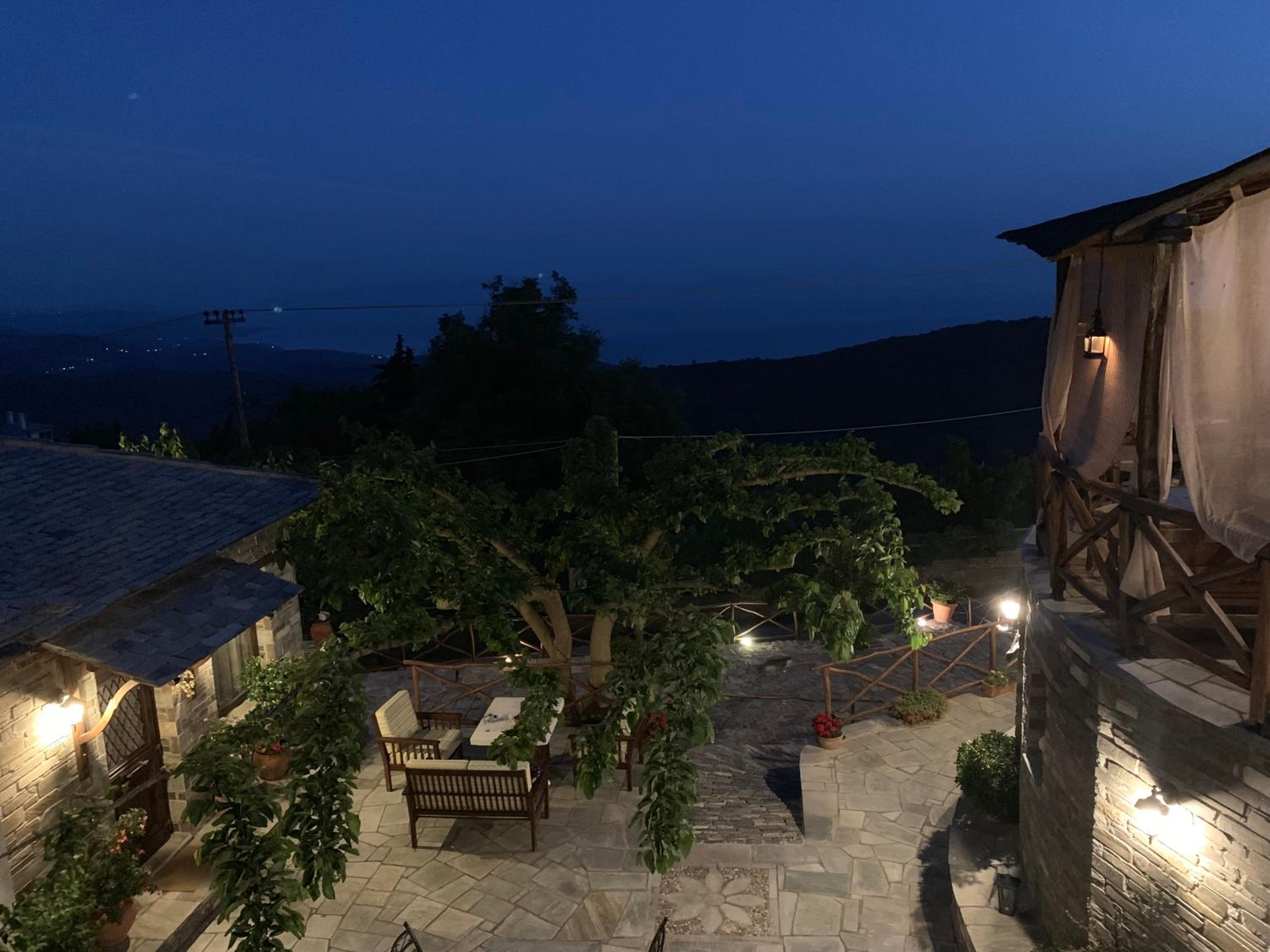 Iliovolo Guesthouse