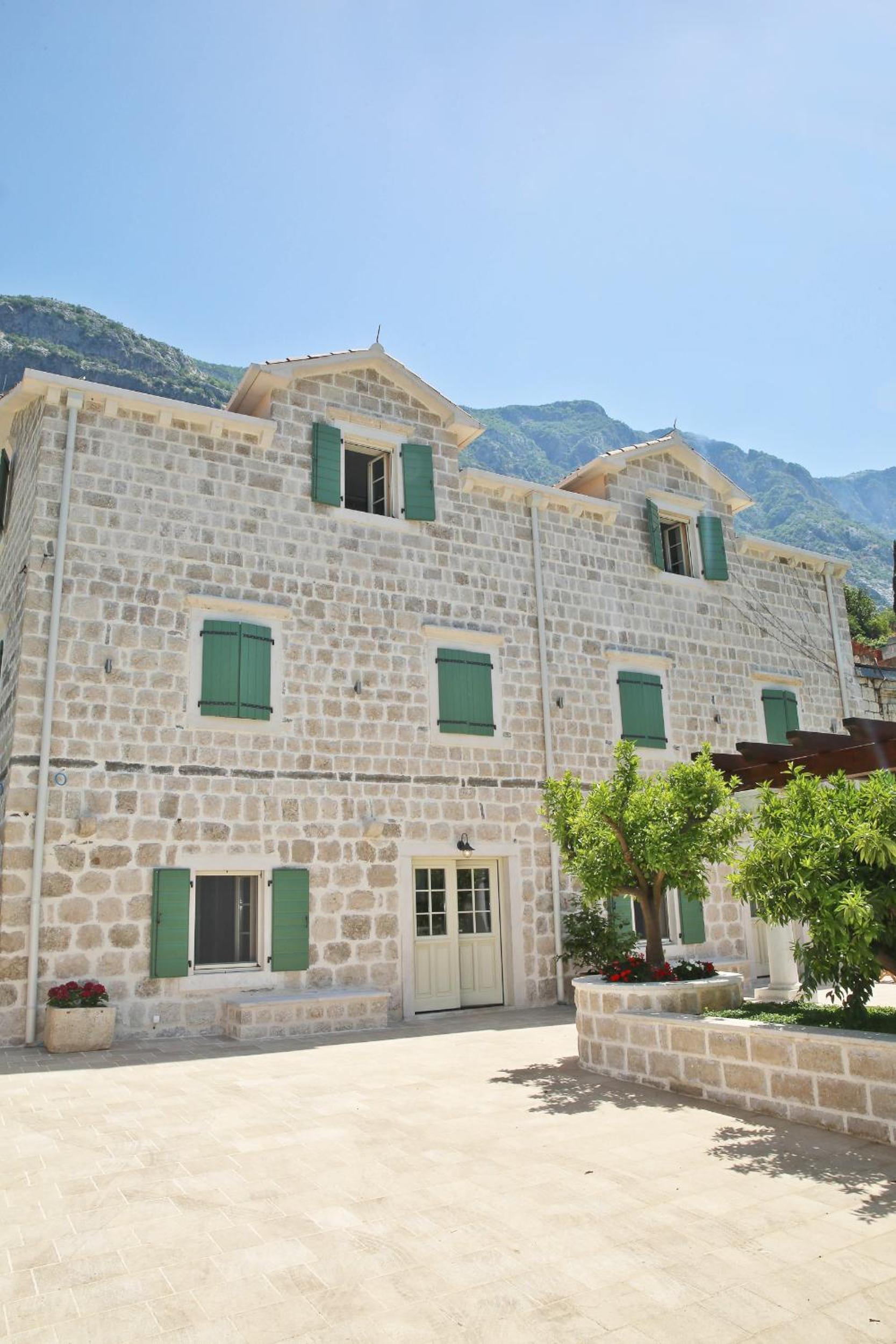 Vila Maestral Kotor view 3