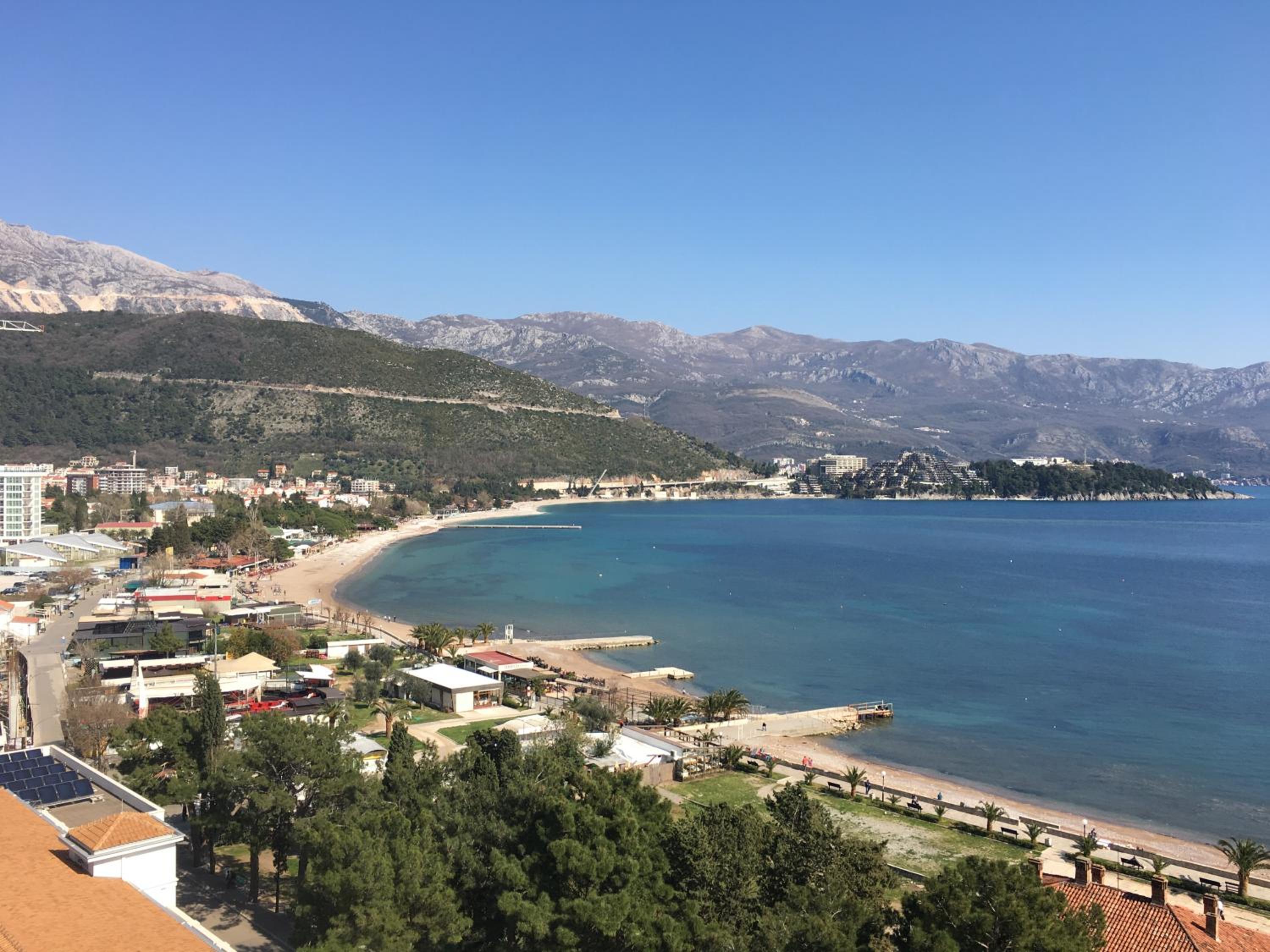 Panoramic sea view 3-bedroom apartment 50 m from the sea view 5