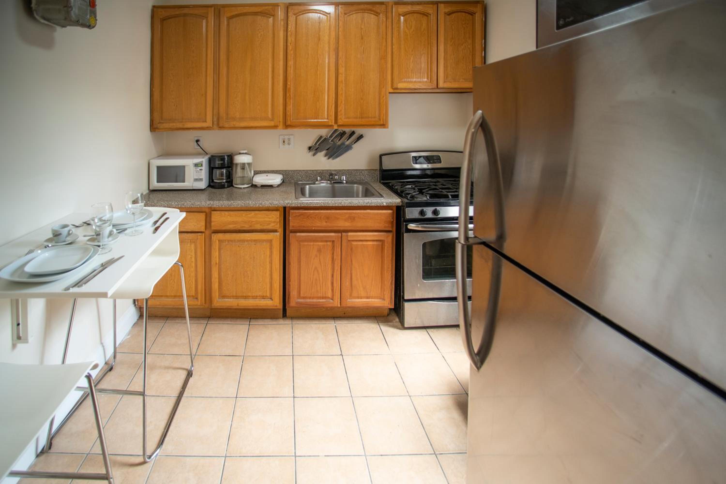 private room in a shared apartment 15 minutes to times square!