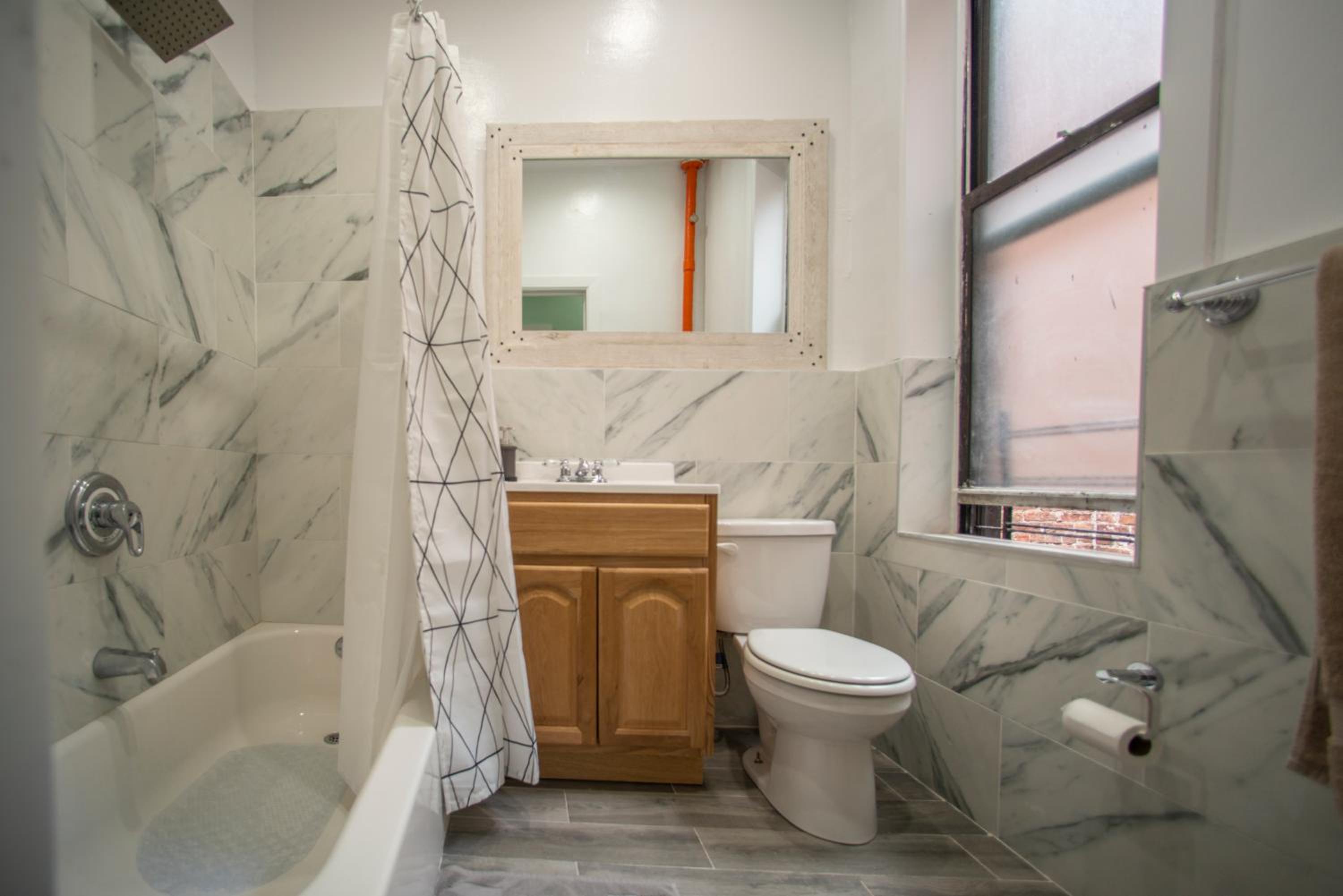 private room in a shared apartment 15 minutes to times square!