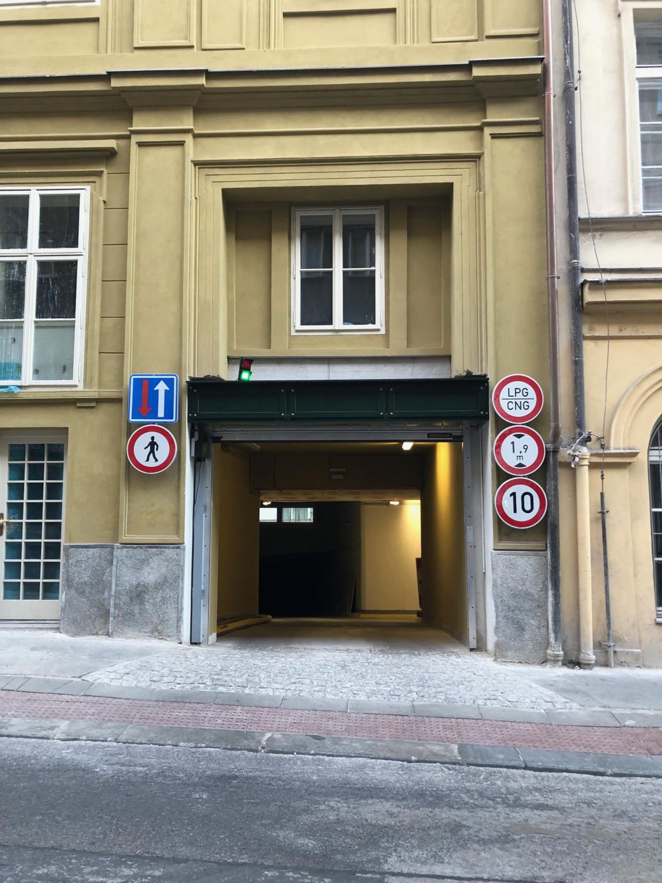 The Dante Prague - Family Apartments with FREE PARKING