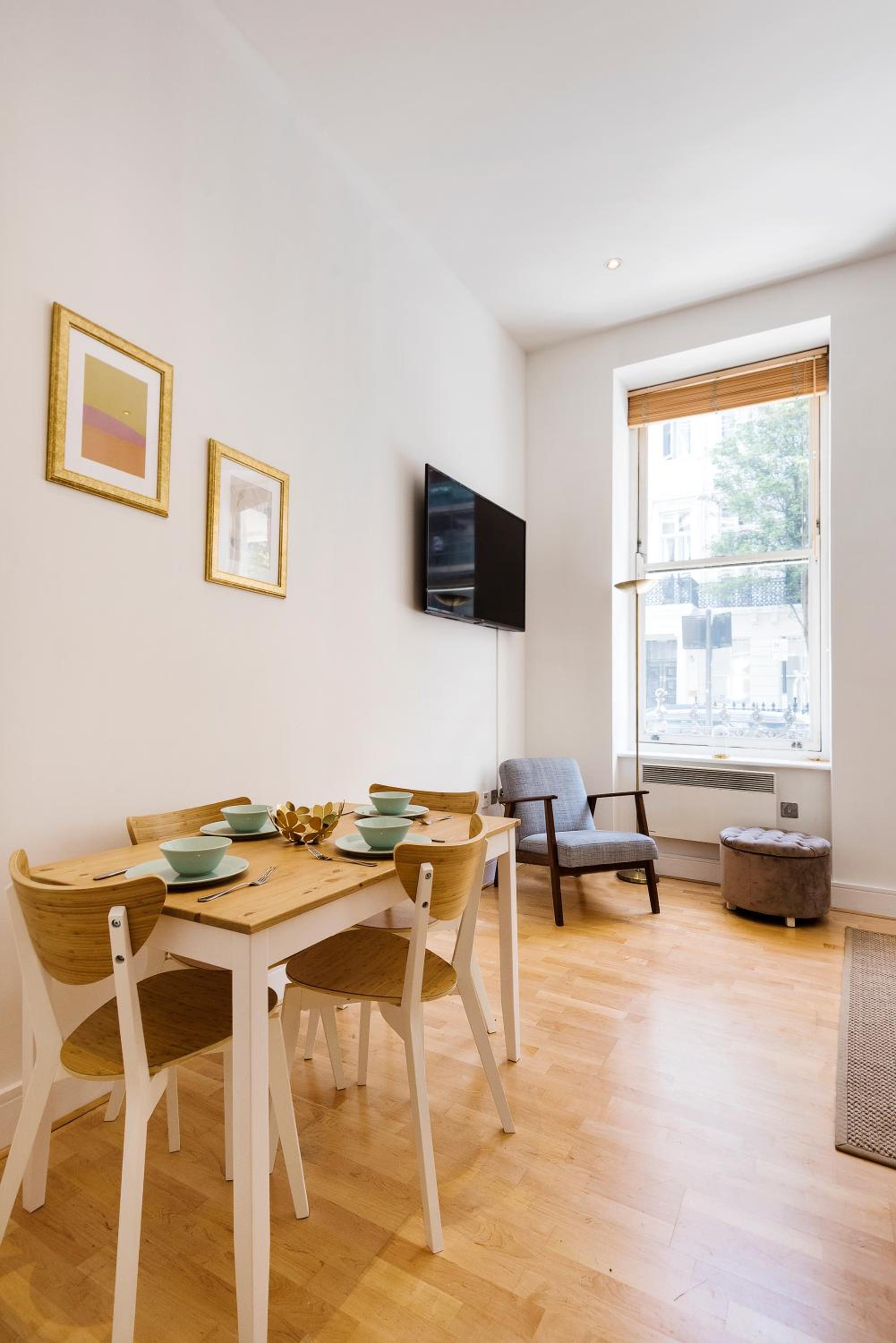 Stylish Hyde Park Apartment