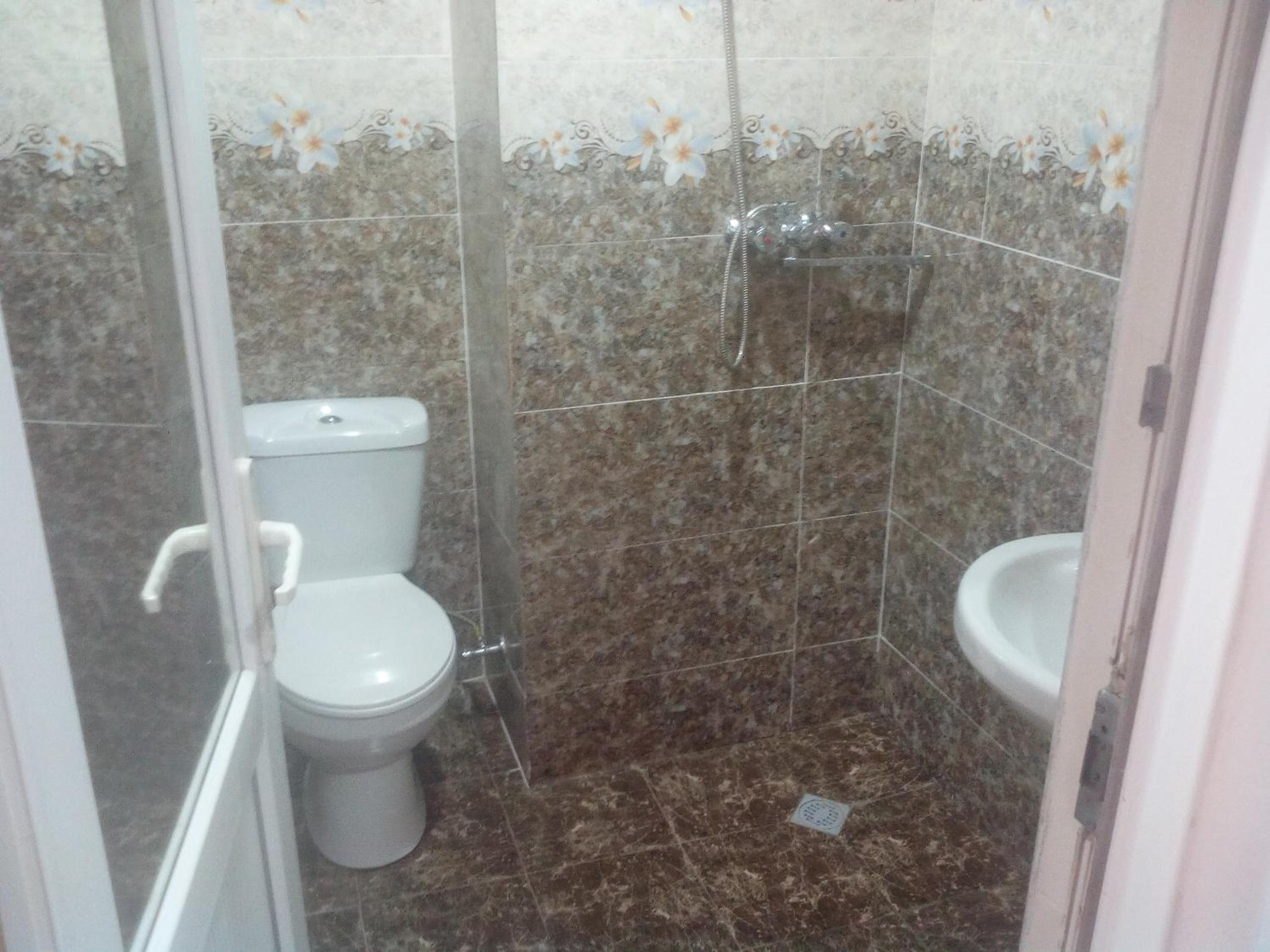 malu en Kutaisi — bathroom