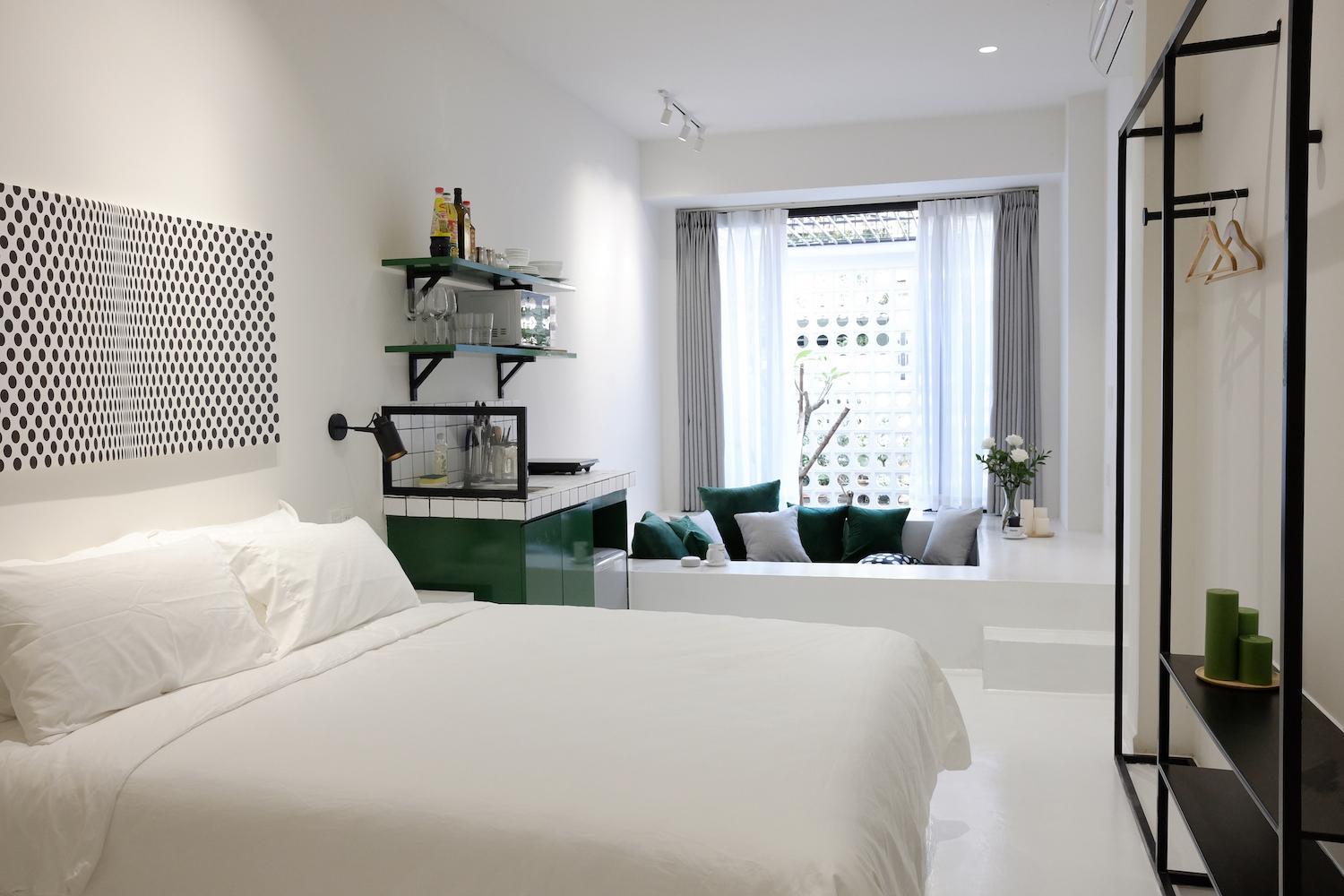 Botanist Lab Minihotel by CIRCADIAN