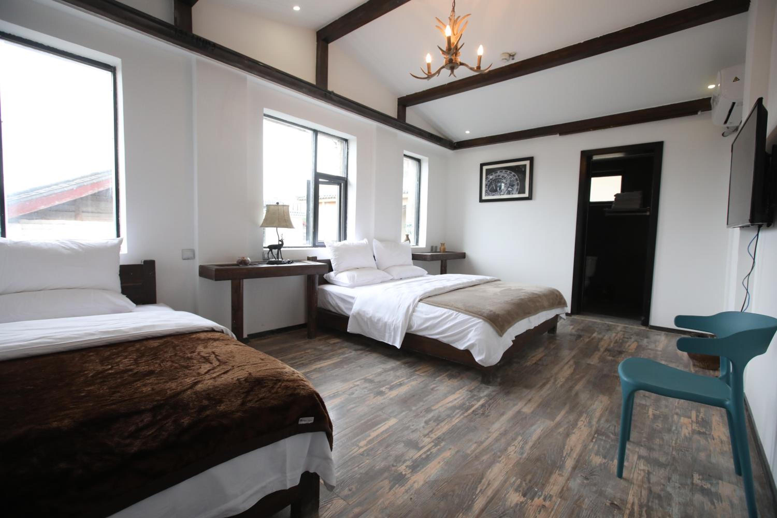 Lijiang Desti Youth Park Hostel