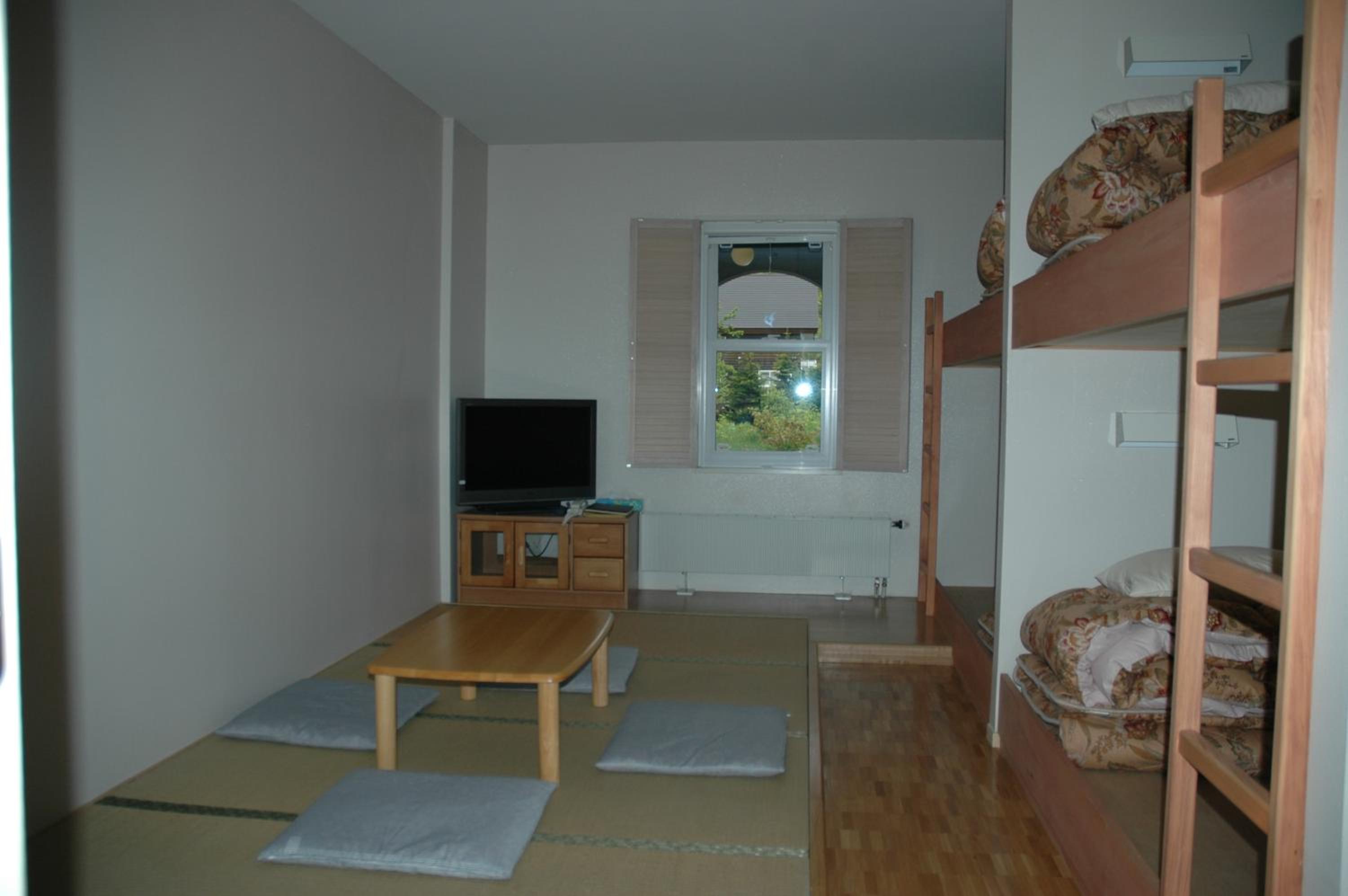 Photo 34