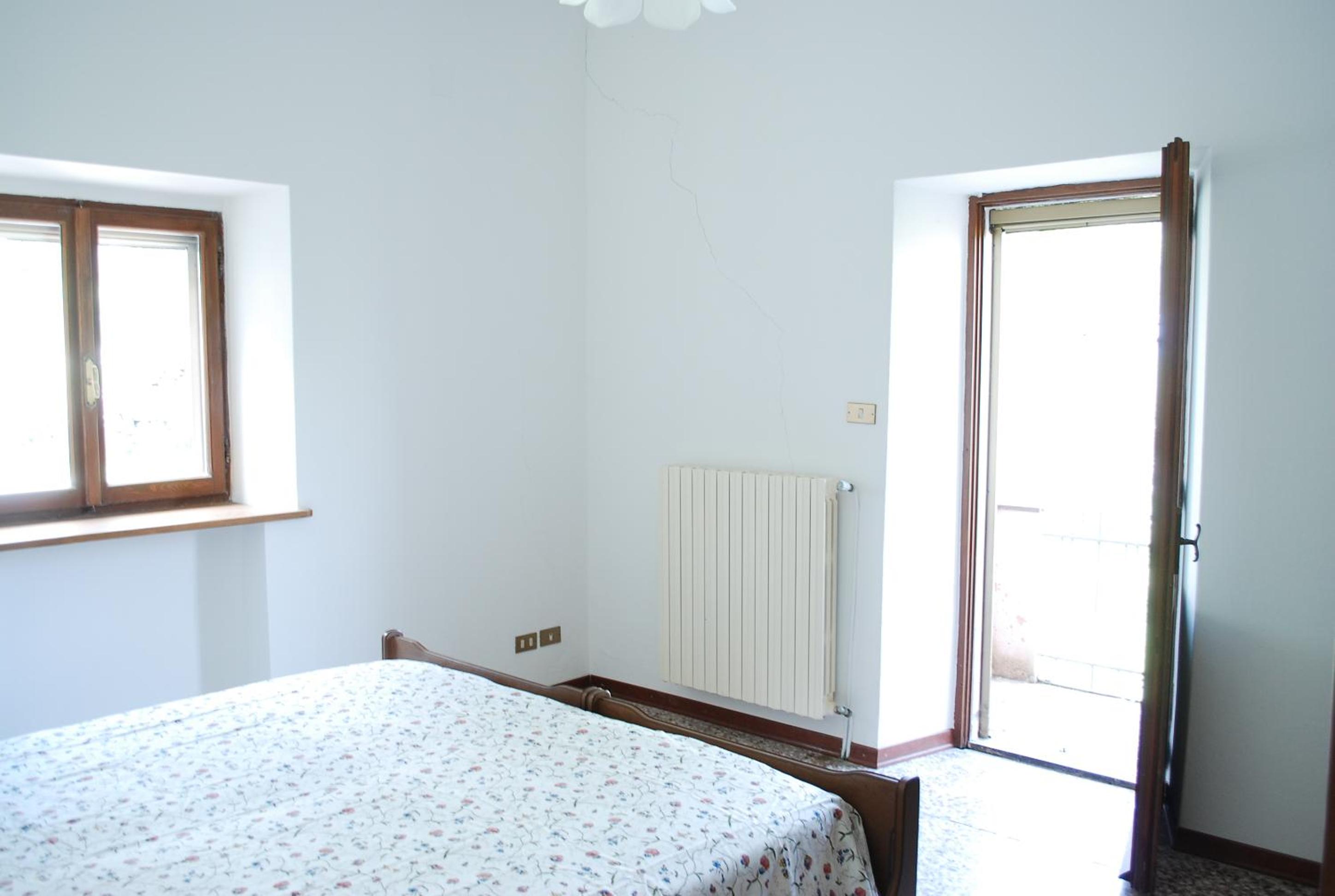 Casa rosa sull'appennino tosco emiliano view 2