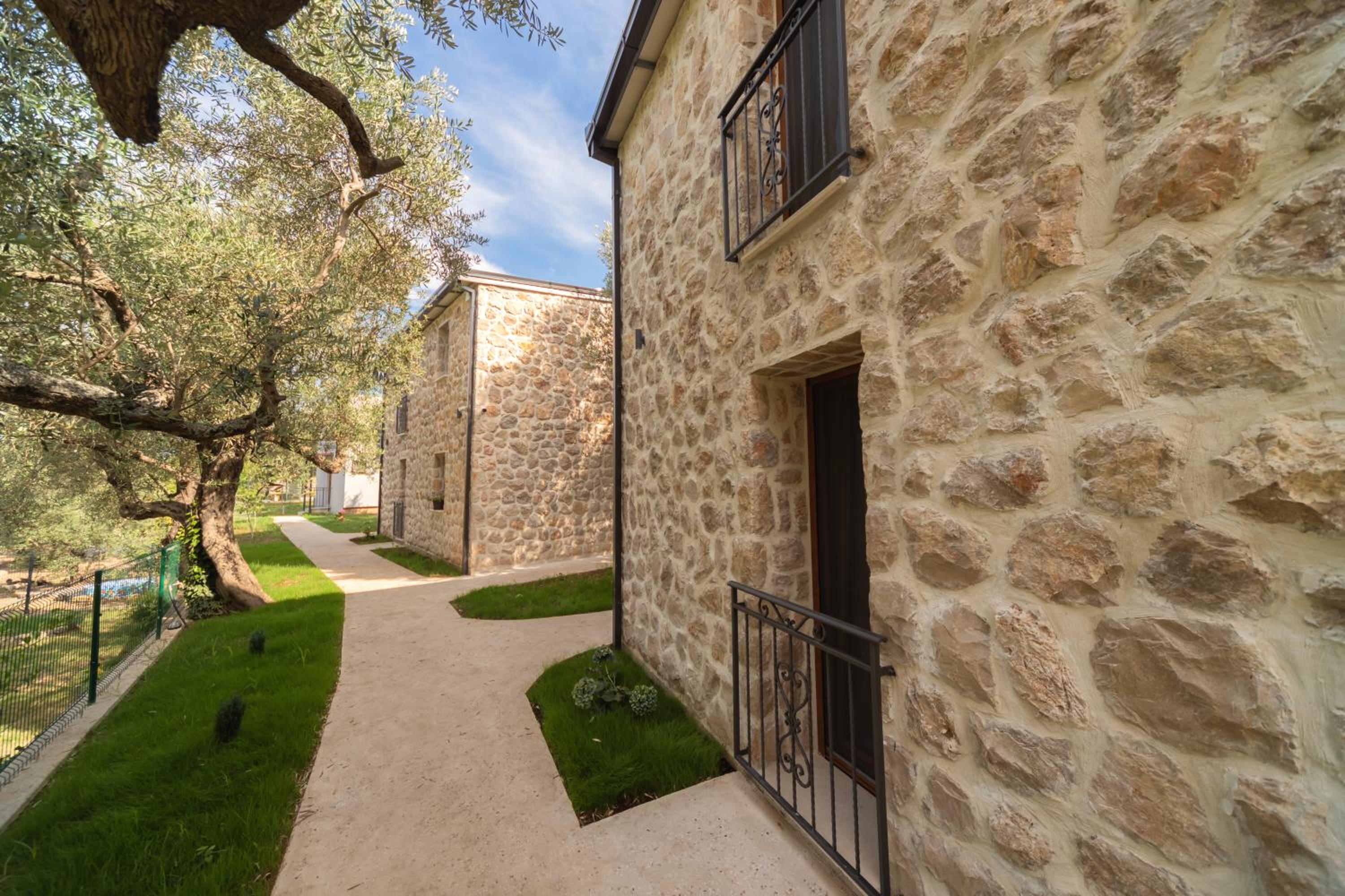 Apart & Spa Beganovic view 4