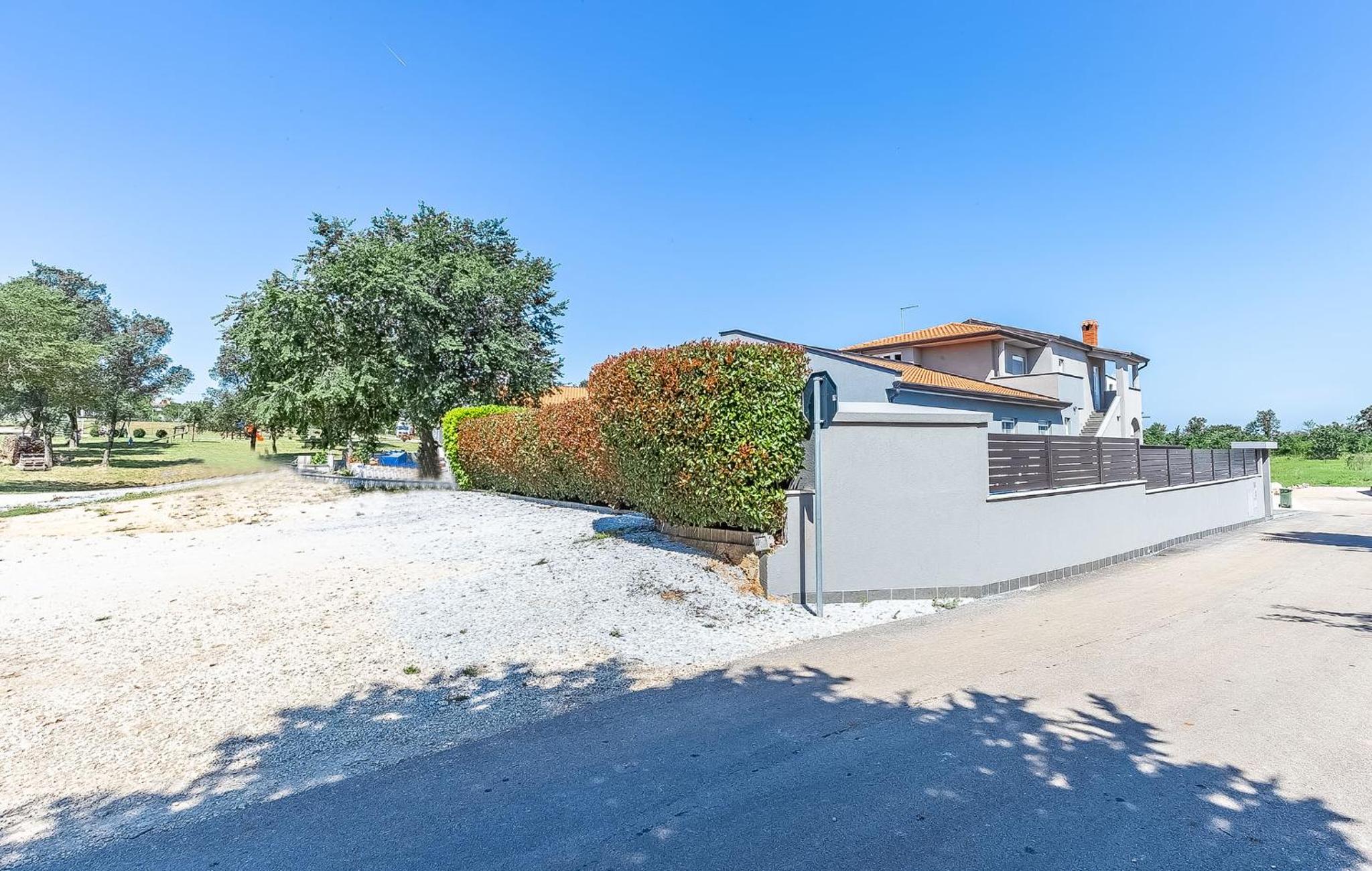 Toni  Julija - Property Image 7