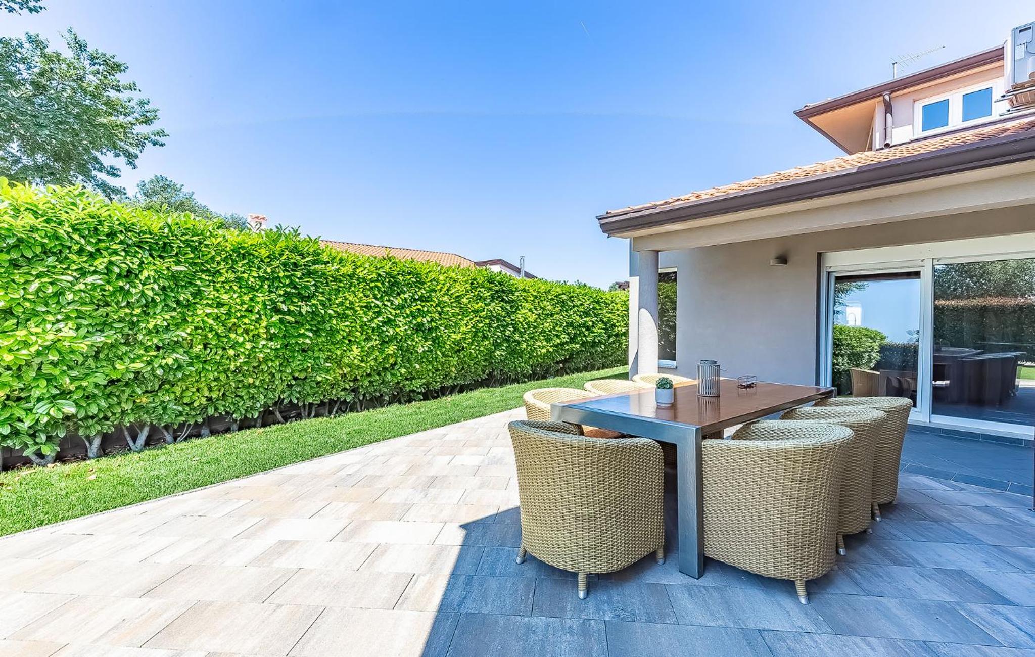 Toni  Julija - Property Image 8