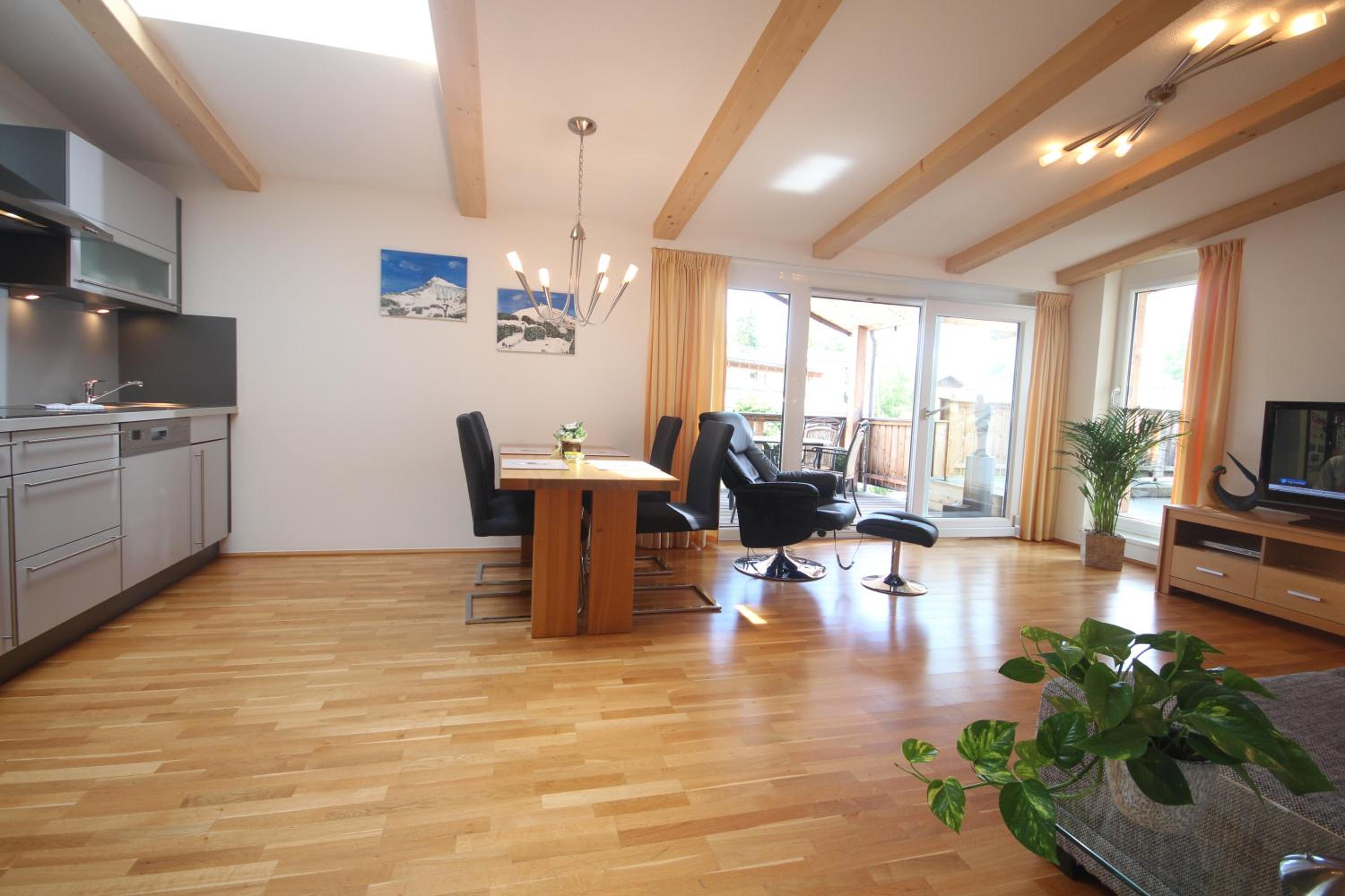 Deluxe Apartment Bergsicht - Kirchberg Center view 3