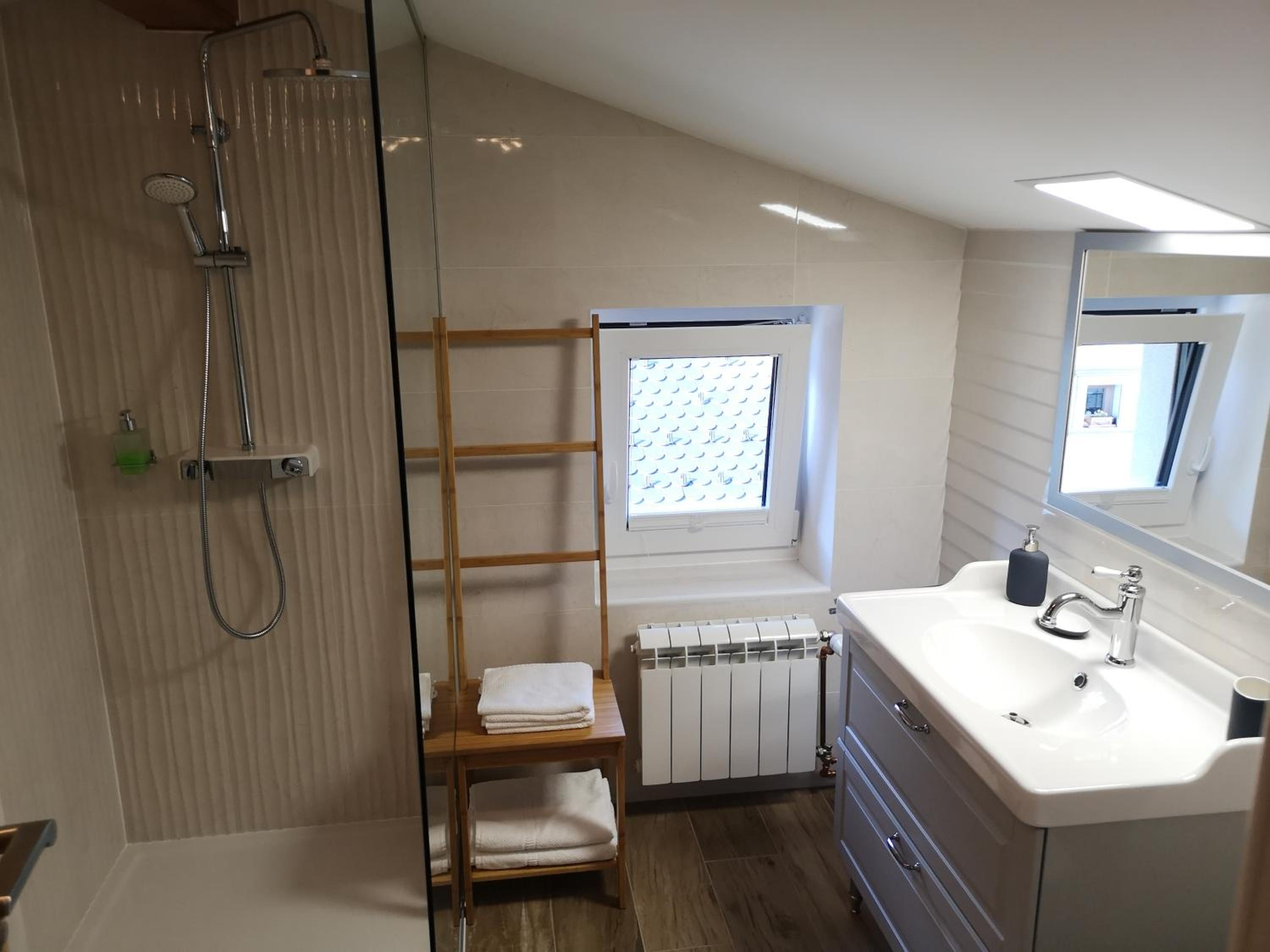 Holiday House Red Deer view 5