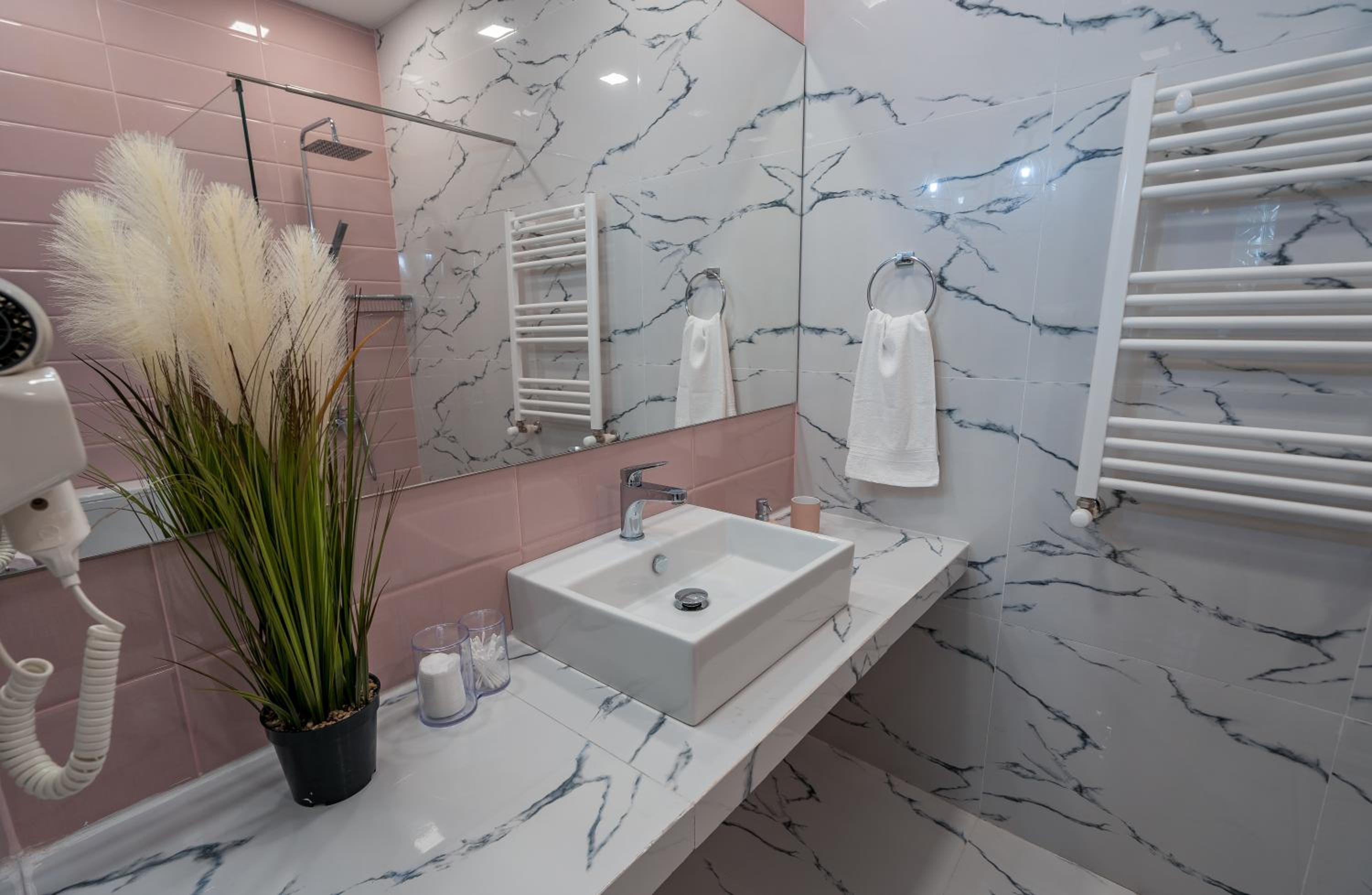 Irina's cozy apartment #21 view 3