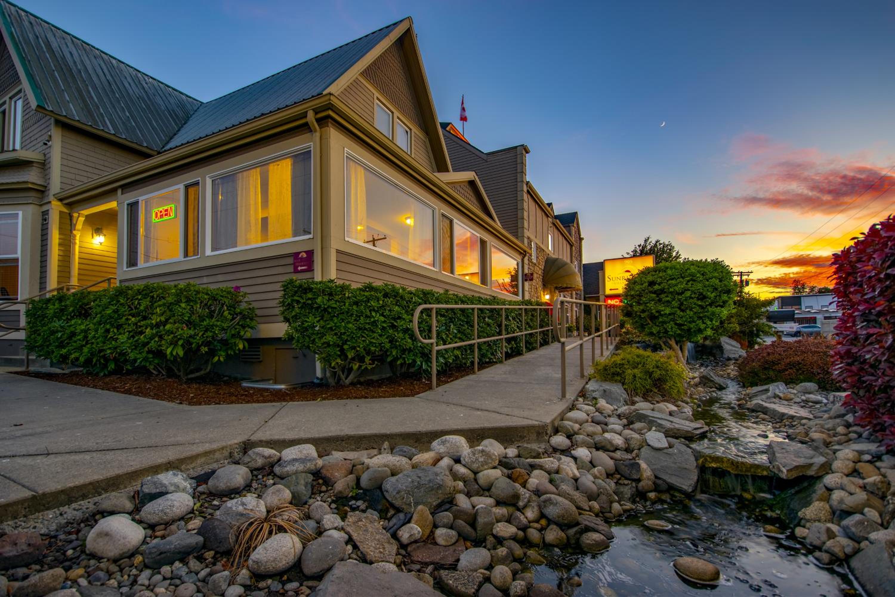 Sunrise Inn