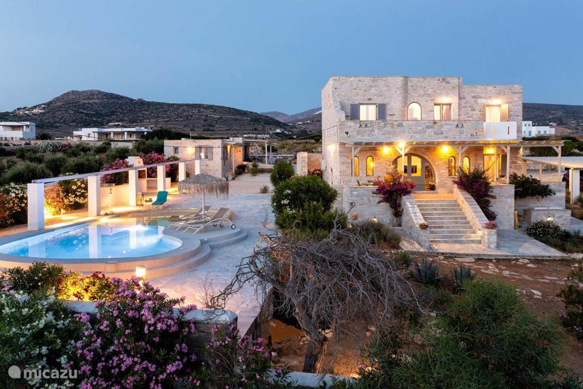 Hotel Aegean Seashell in Paros - Image 1