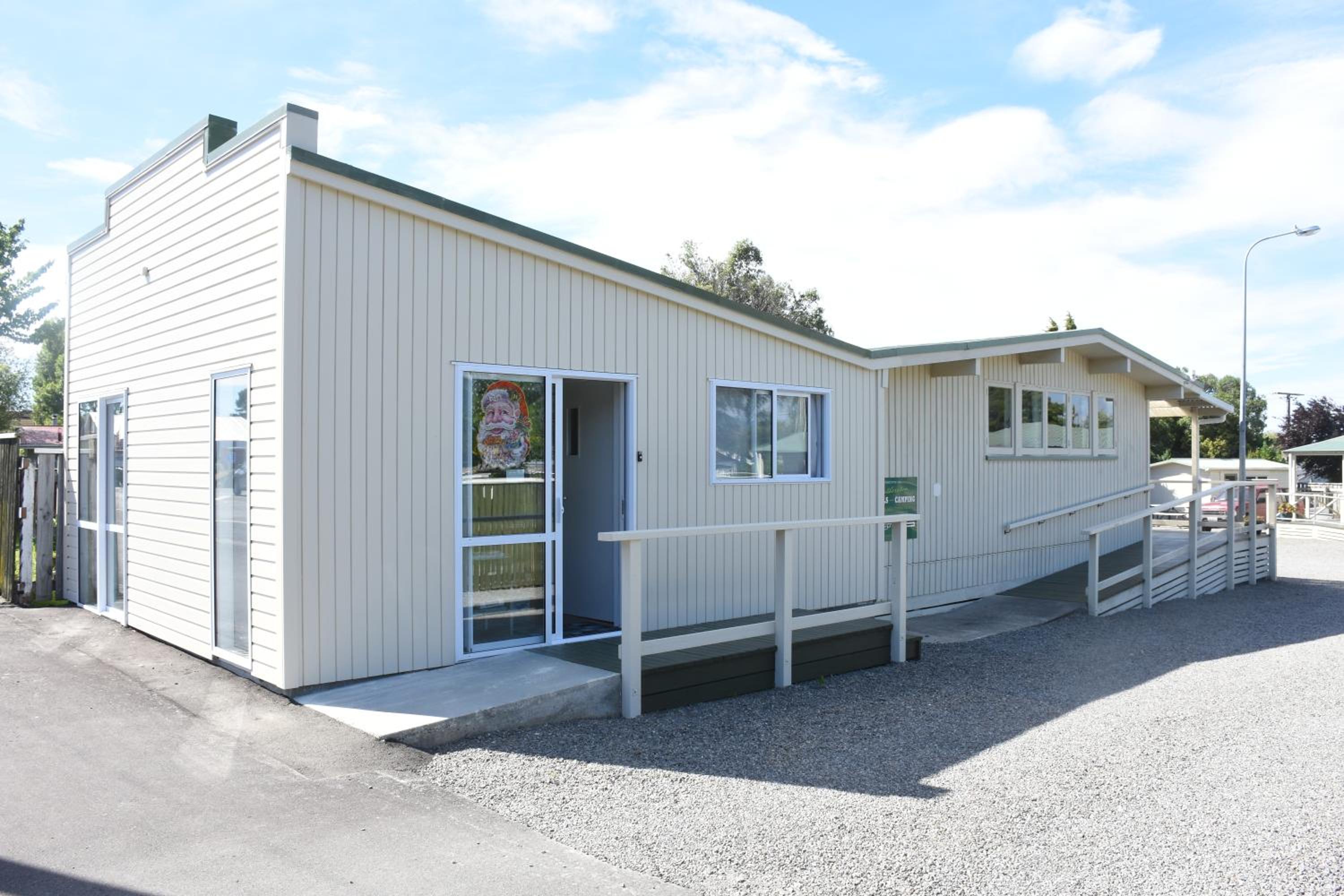 Featherston Motels And Camping