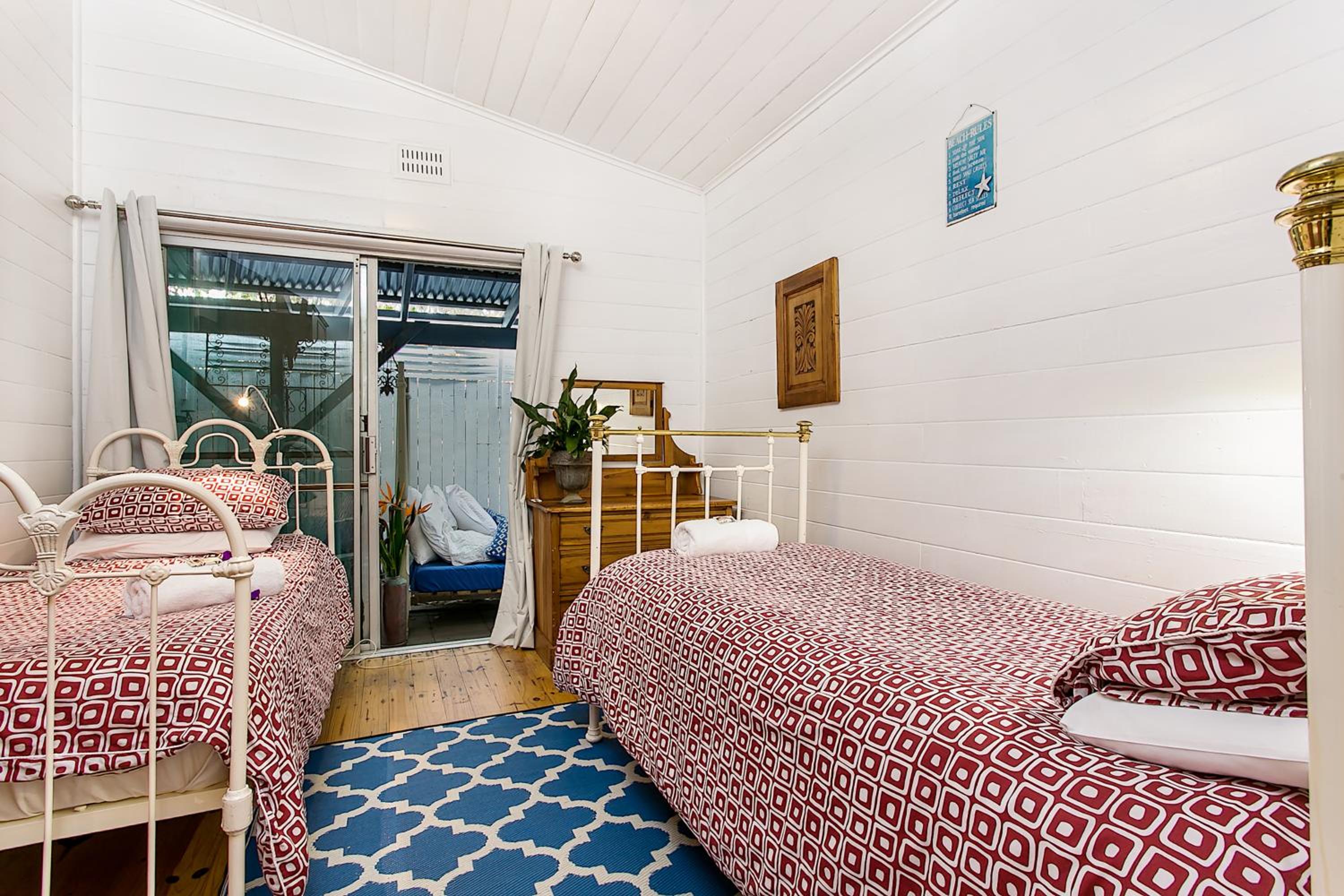 Pet Friendly Shirley Blue House and Studio