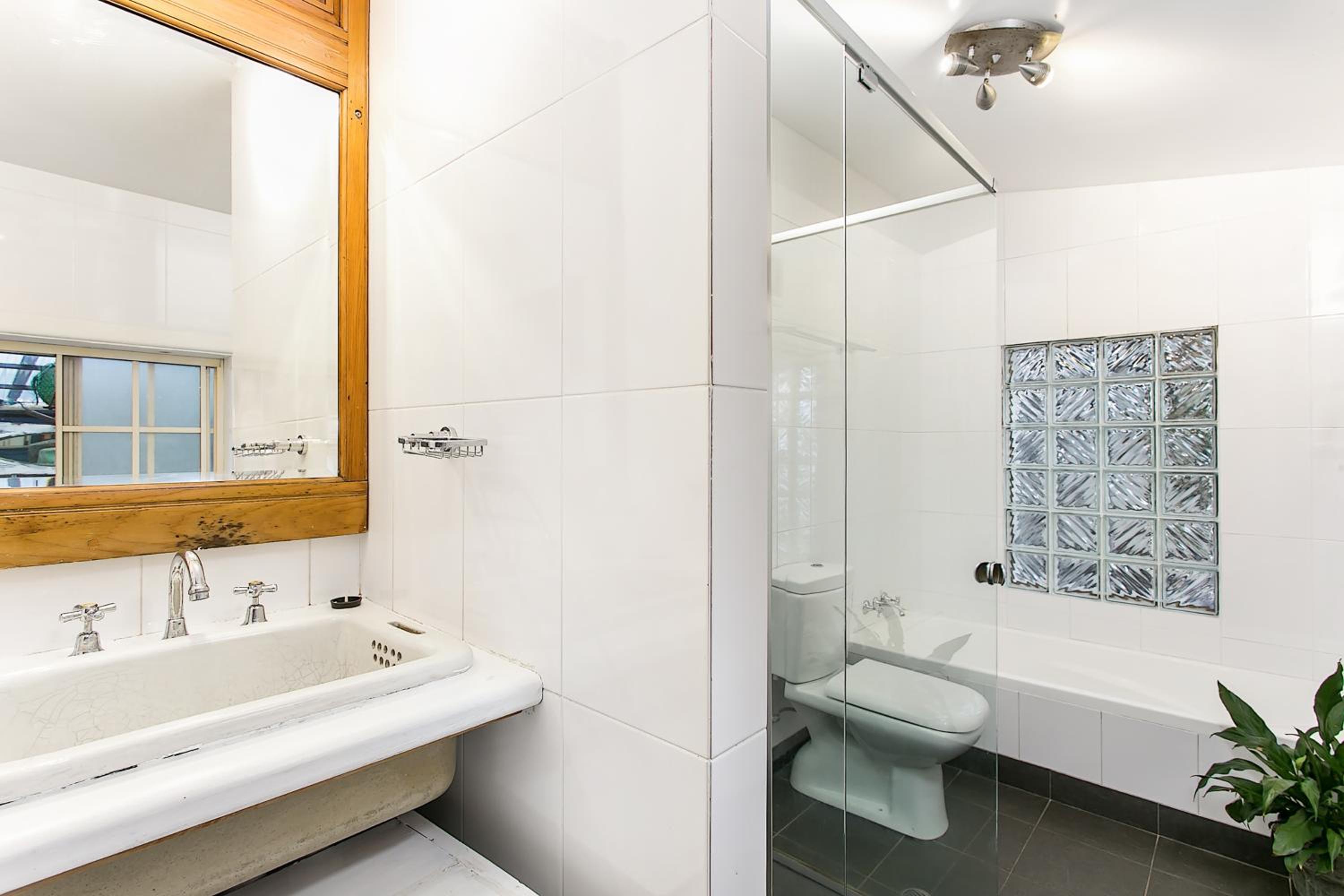 Pet Friendly Shirley Blue House and Studio