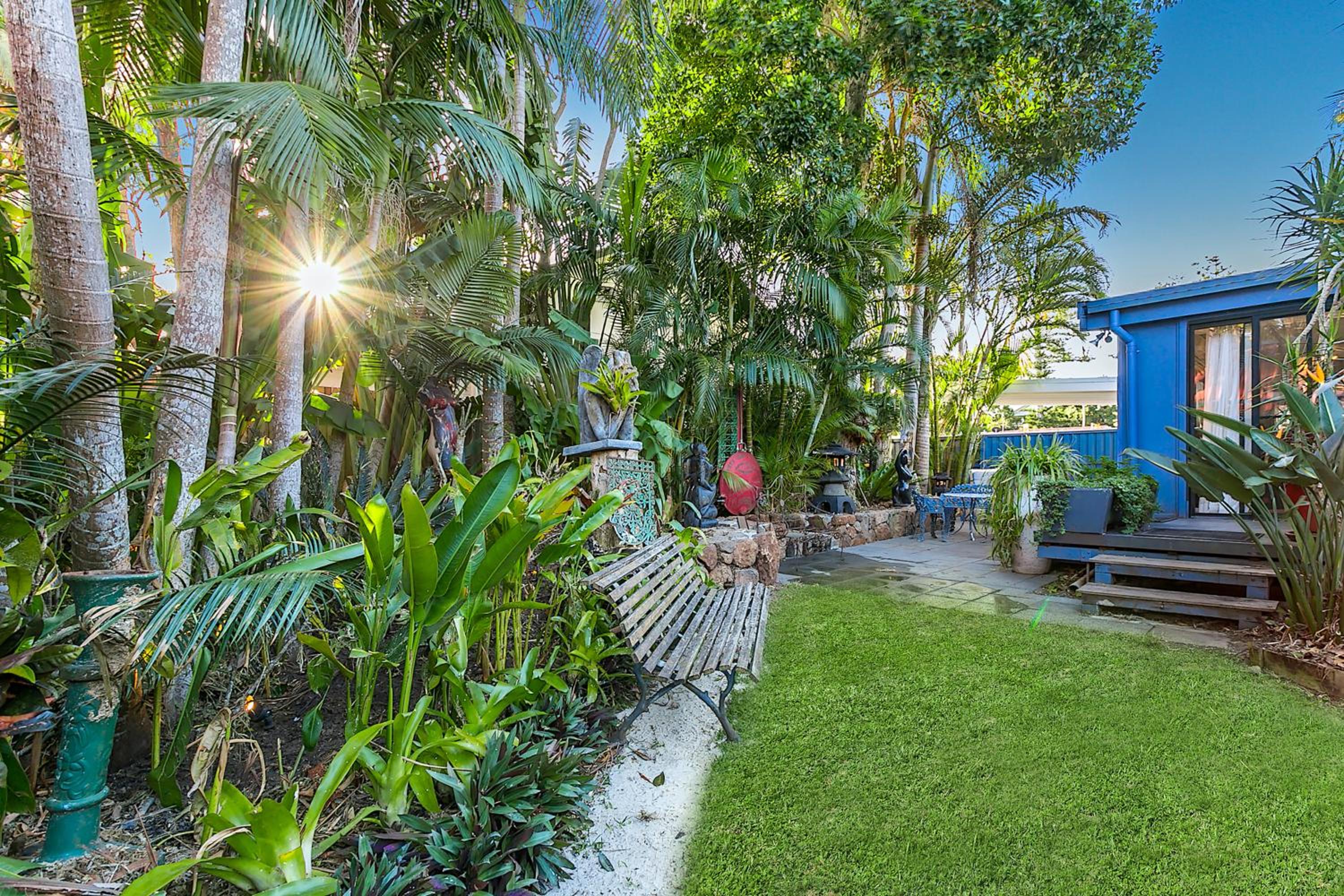 Pet Friendly Shirley Blue House and Studio