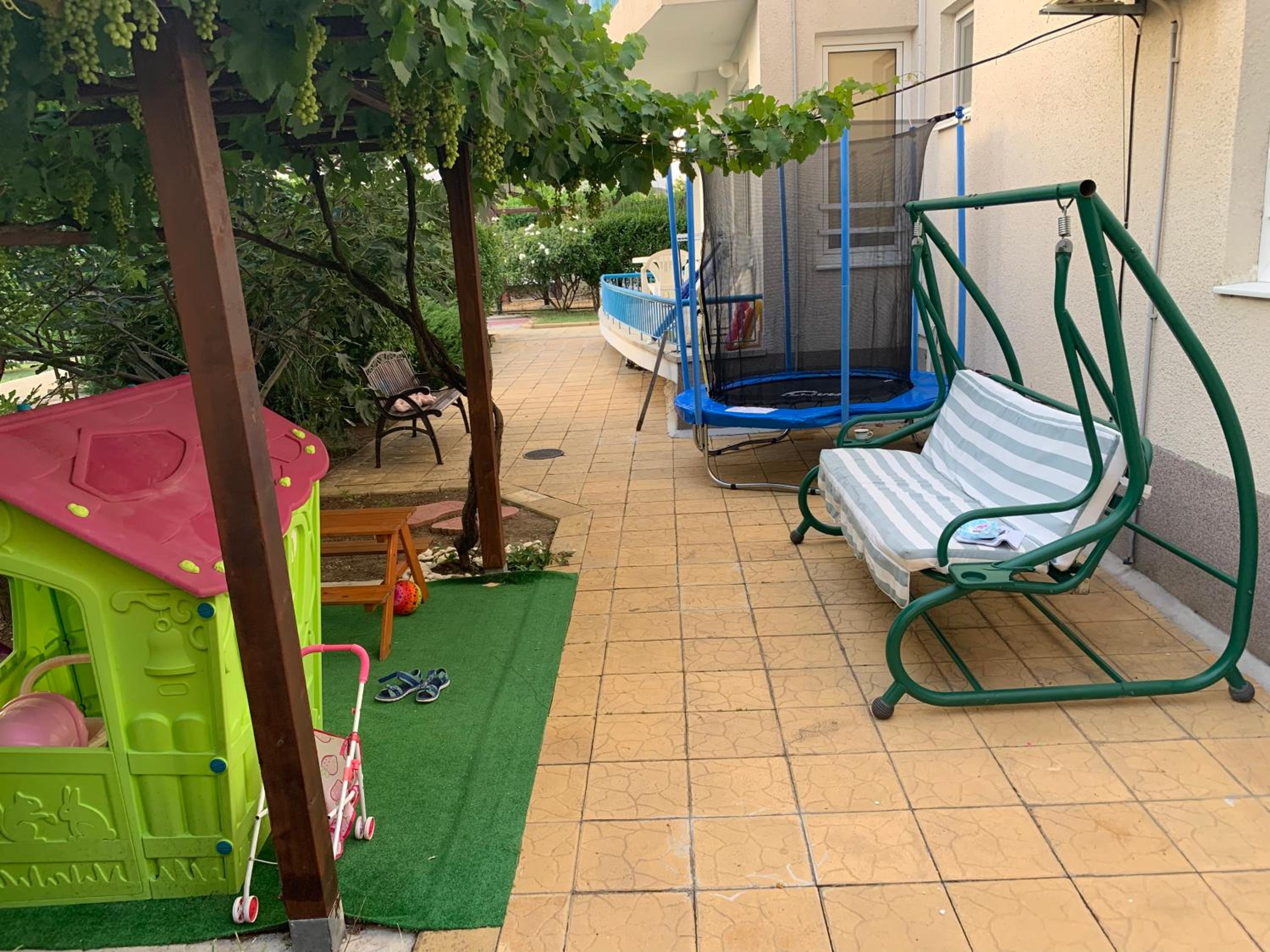 Lilia Guest House