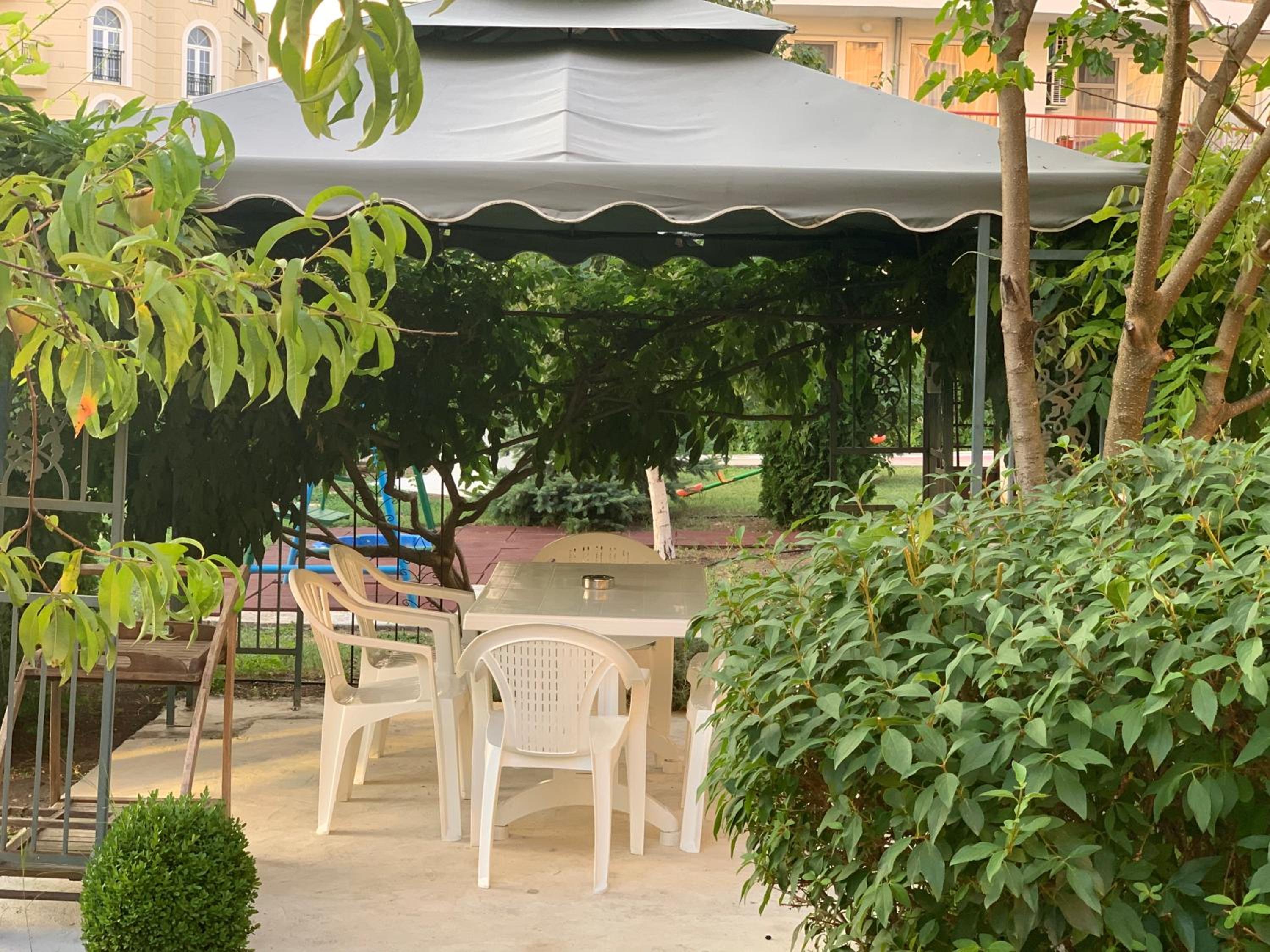 Lilia Guest House