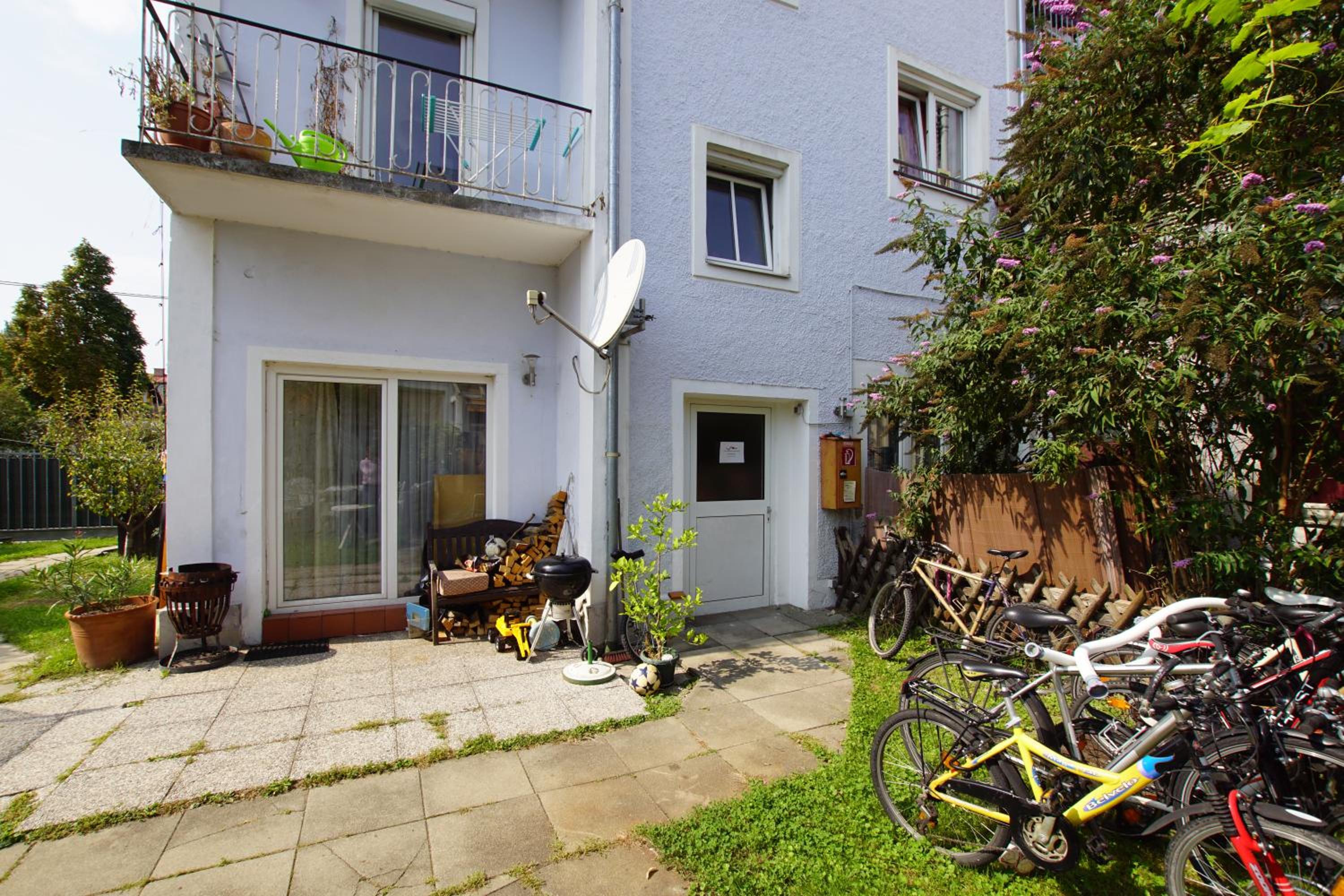 Andreas' Dachwohnung mit Terrasse view 3