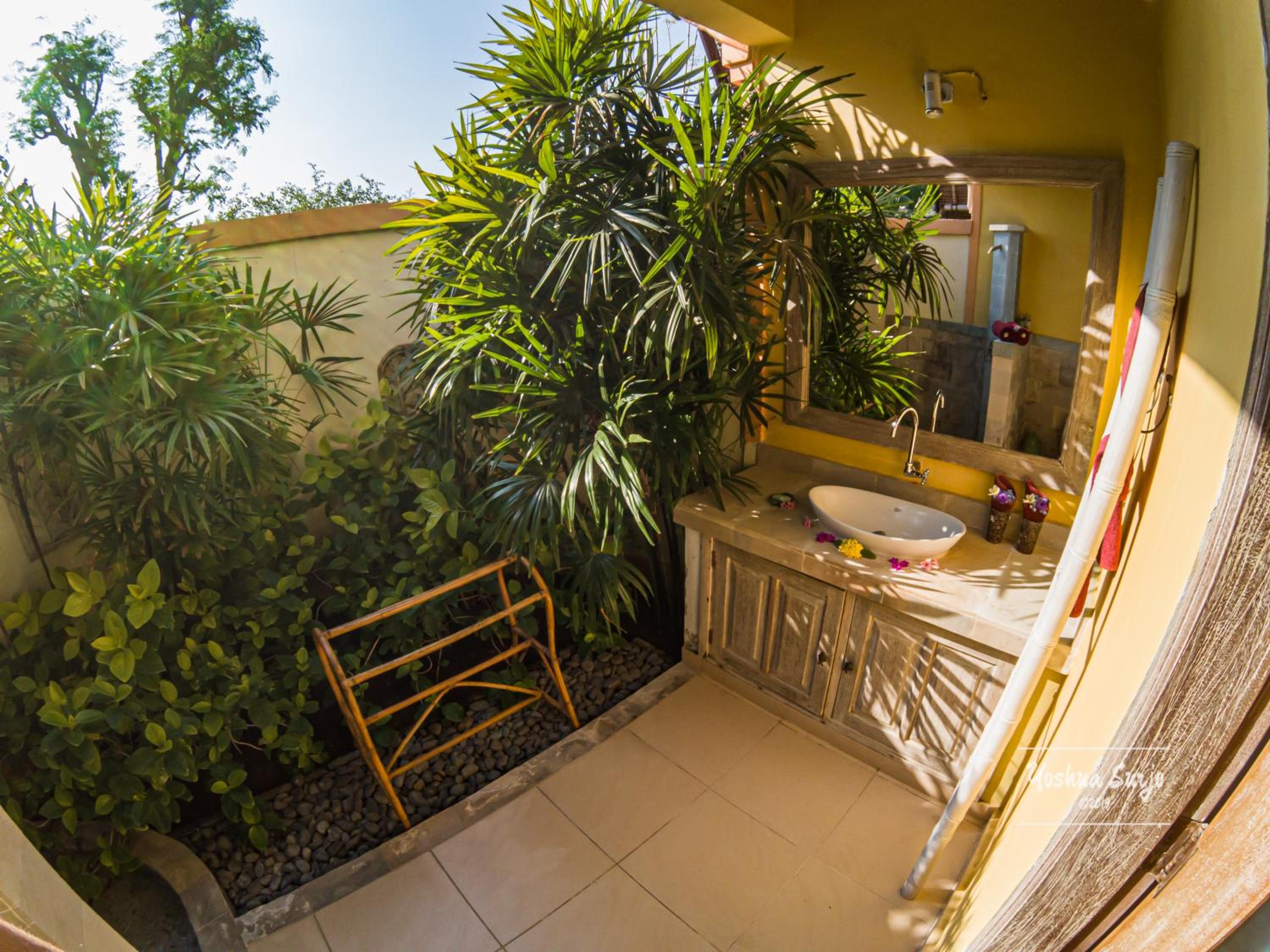 Kuda Laut Bungalows & Diving view 4