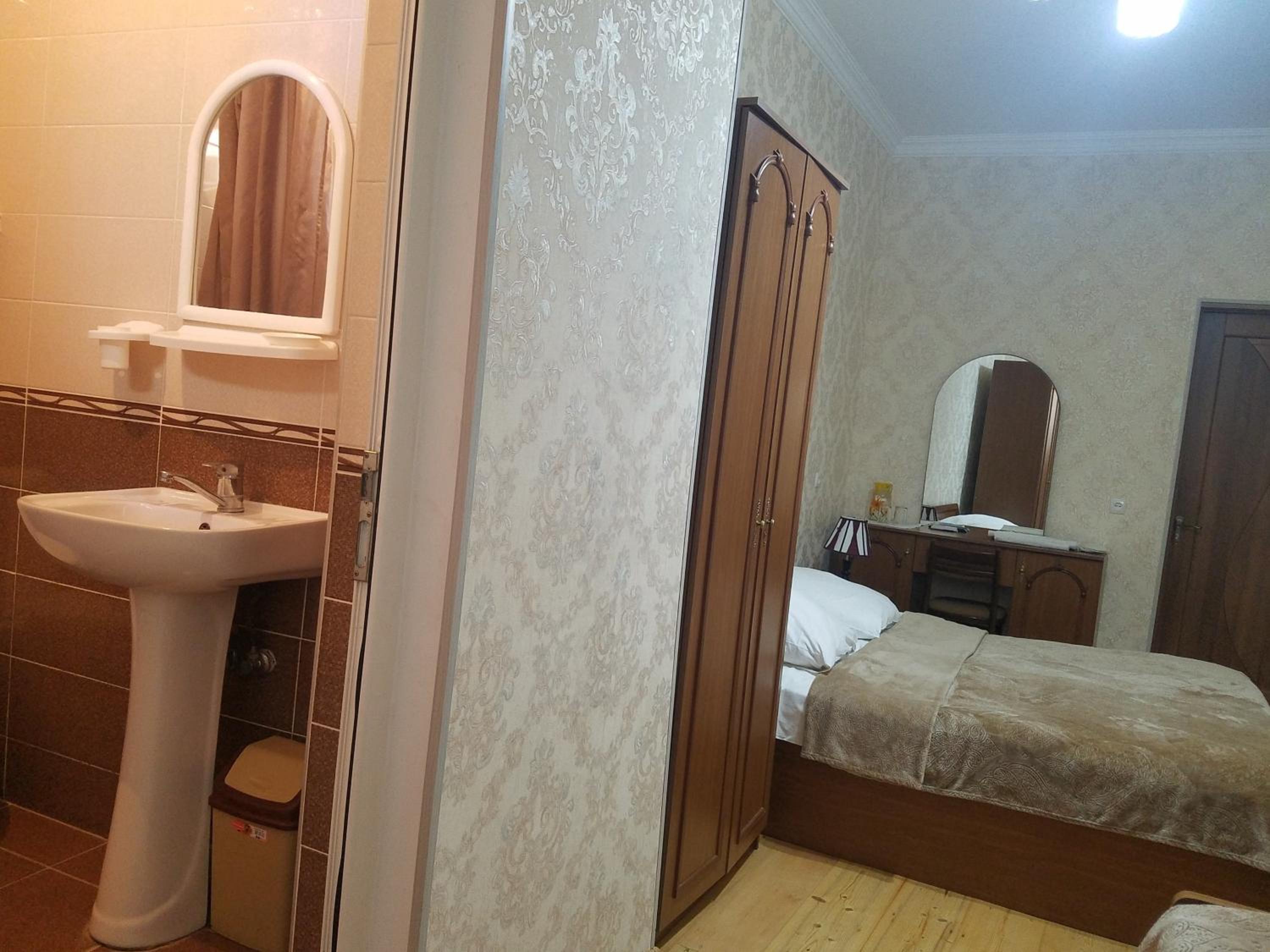 Photo 32