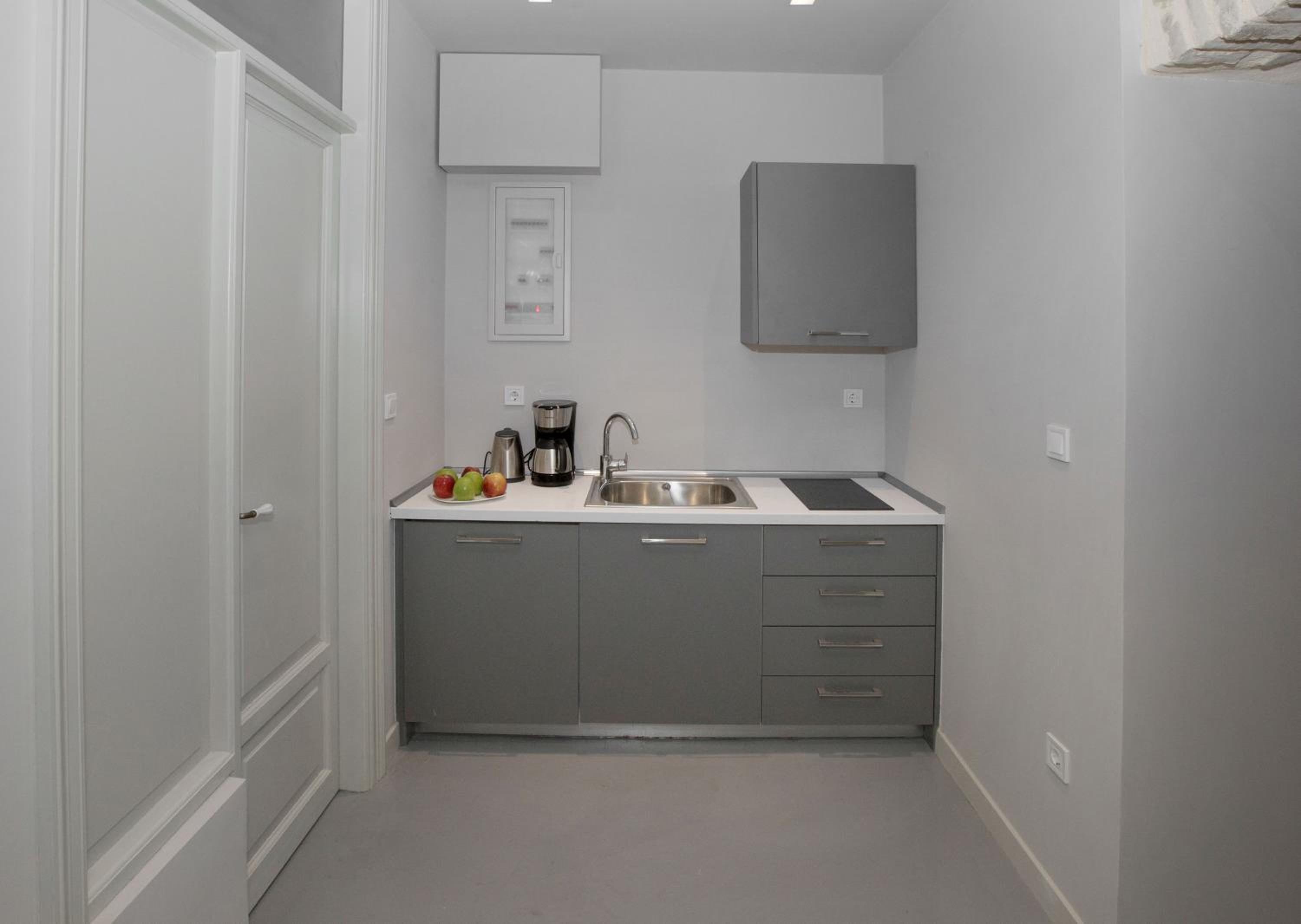 Magnificent neoclassical apt in Syntagma-Plaka