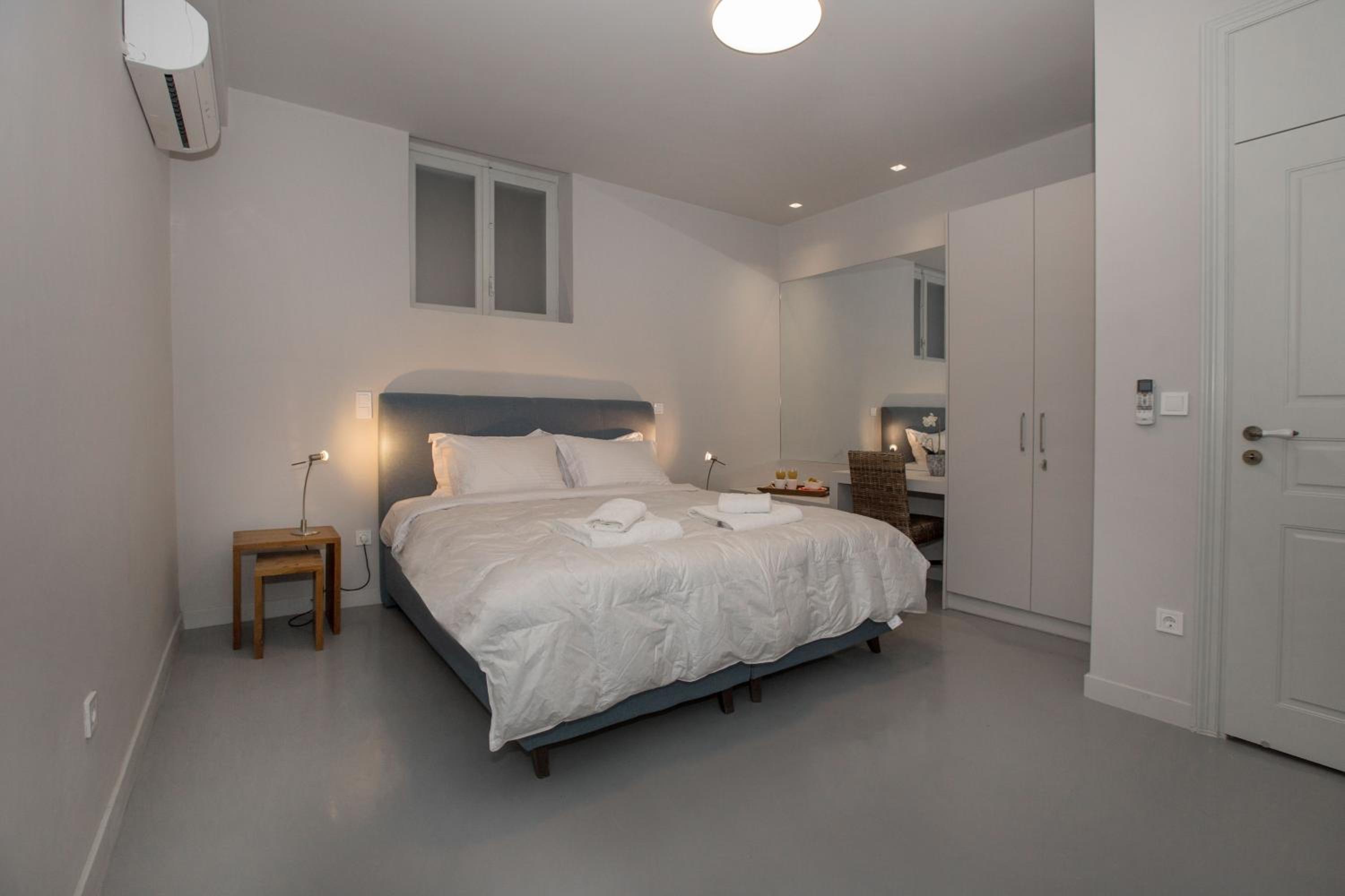 Magnificent neoclassical apt in Syntagma-Plaka