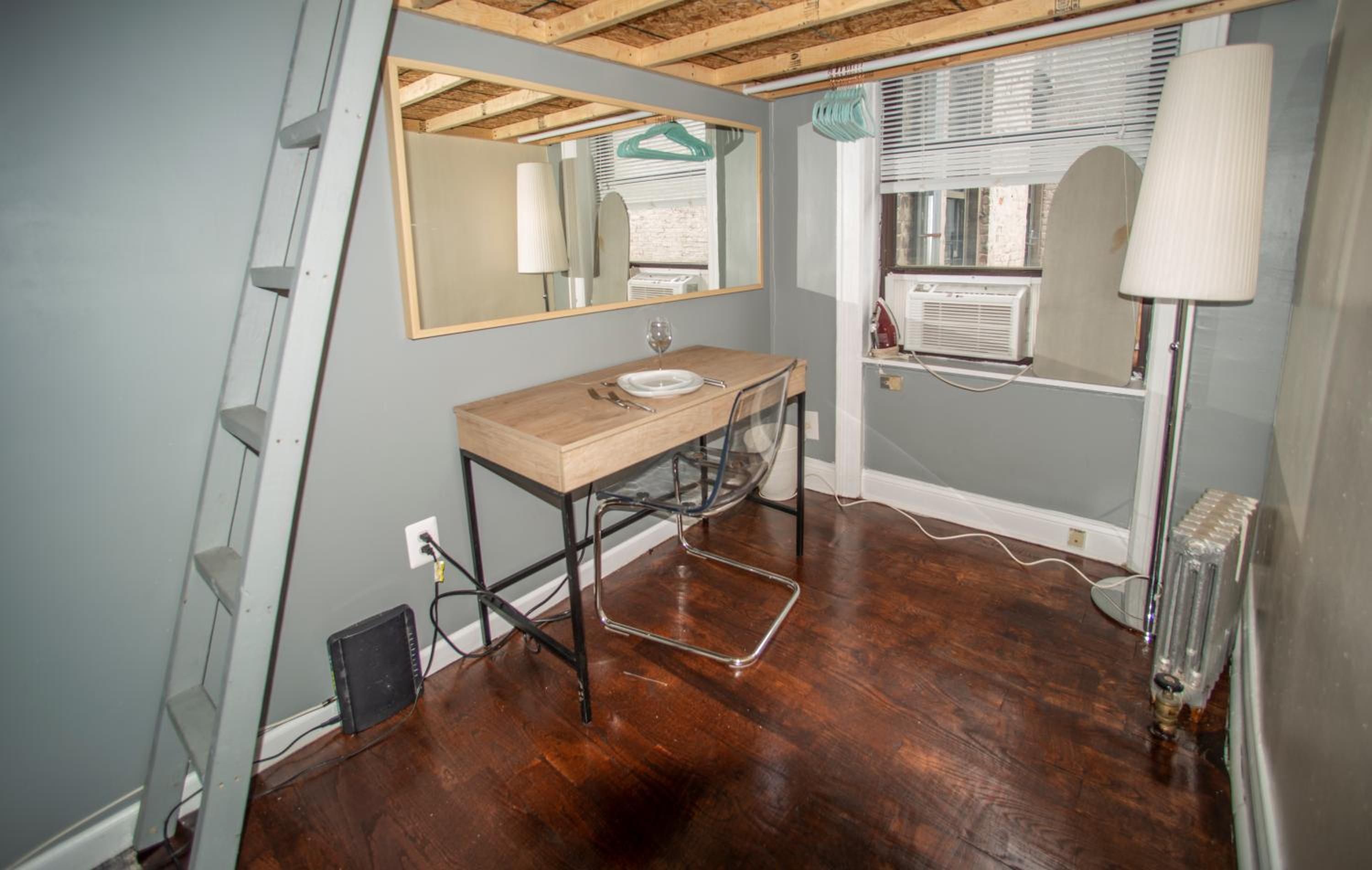 private room in a shared apartment 15 minutes to times square!