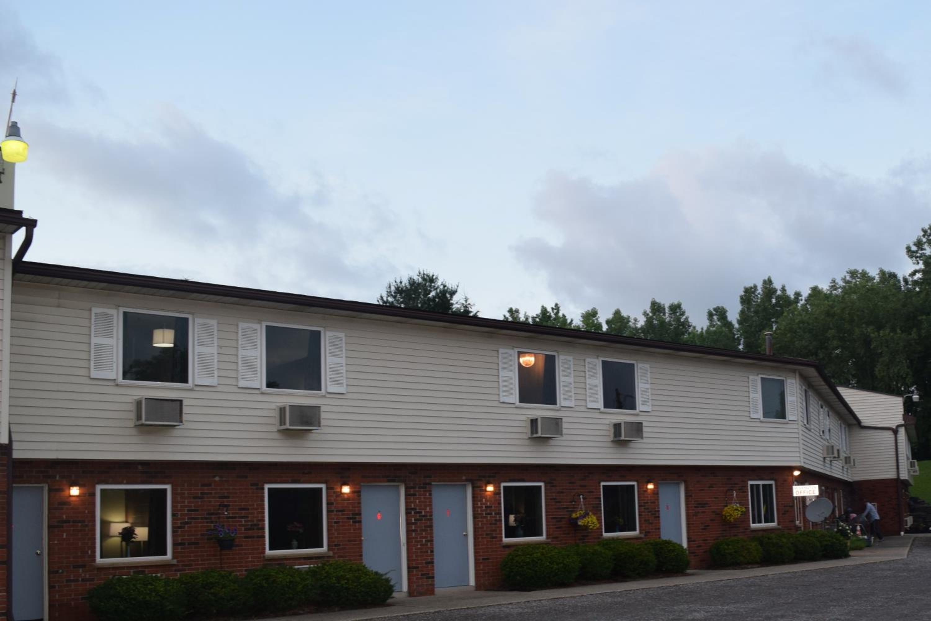 Attican Motel - Attica - Batavia - Warsaw - Darien Lake view 2