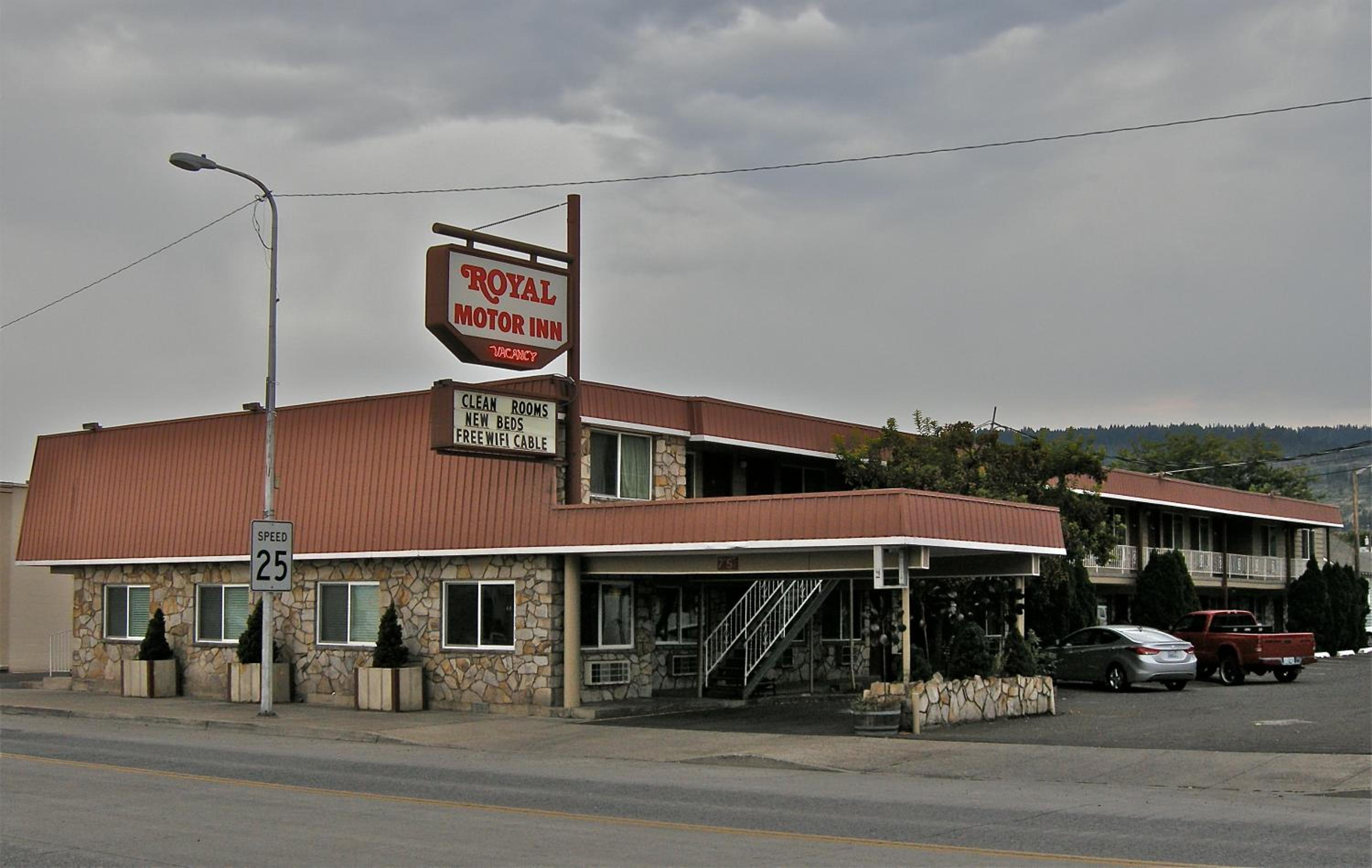 La Grande Vacations - Royal Motor Inn - Property Image 15