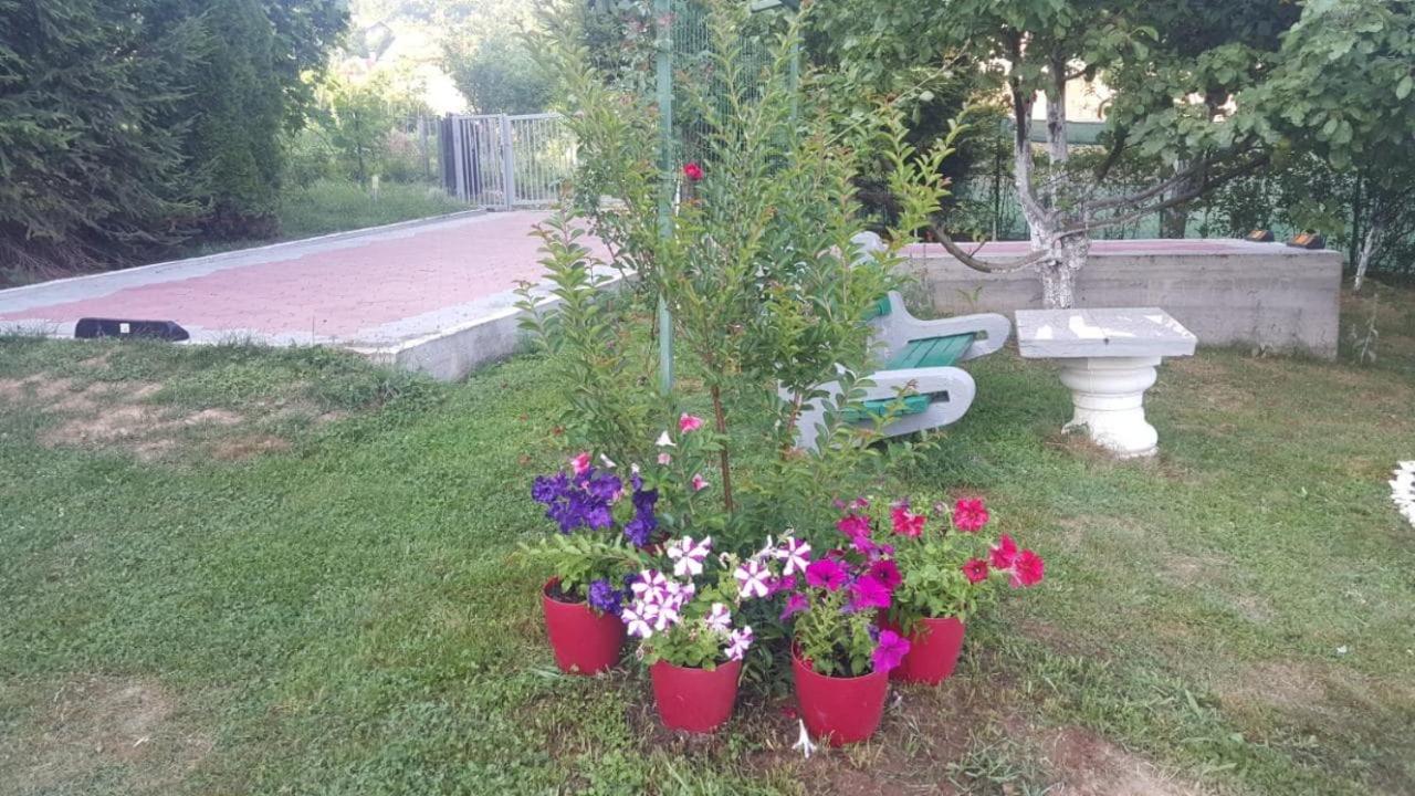 Vikendica Ahatovići