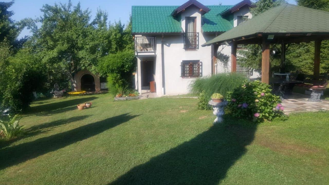 Vikendica Ahatovići