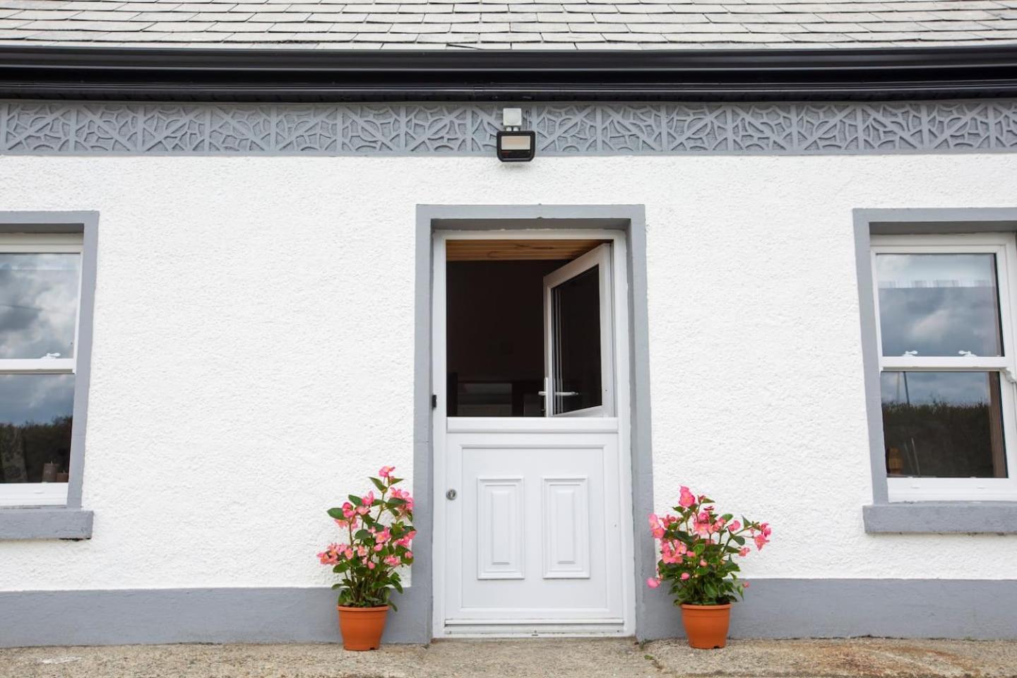 Mary's Cosy Cottage on the Wild Atlantic Way view 3