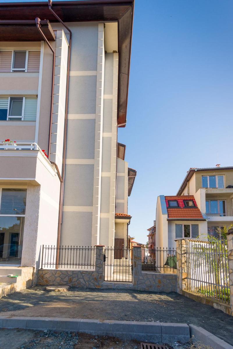 Hiora Apartments Vasiliko view 3