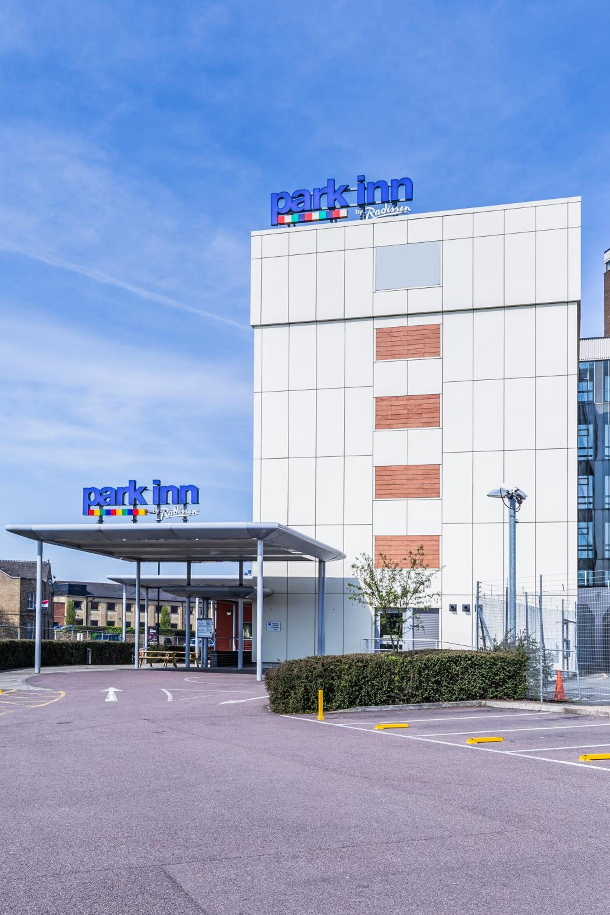 Peterborough Vacations - Park Inn by Radisson Peterborough - Property Image 2