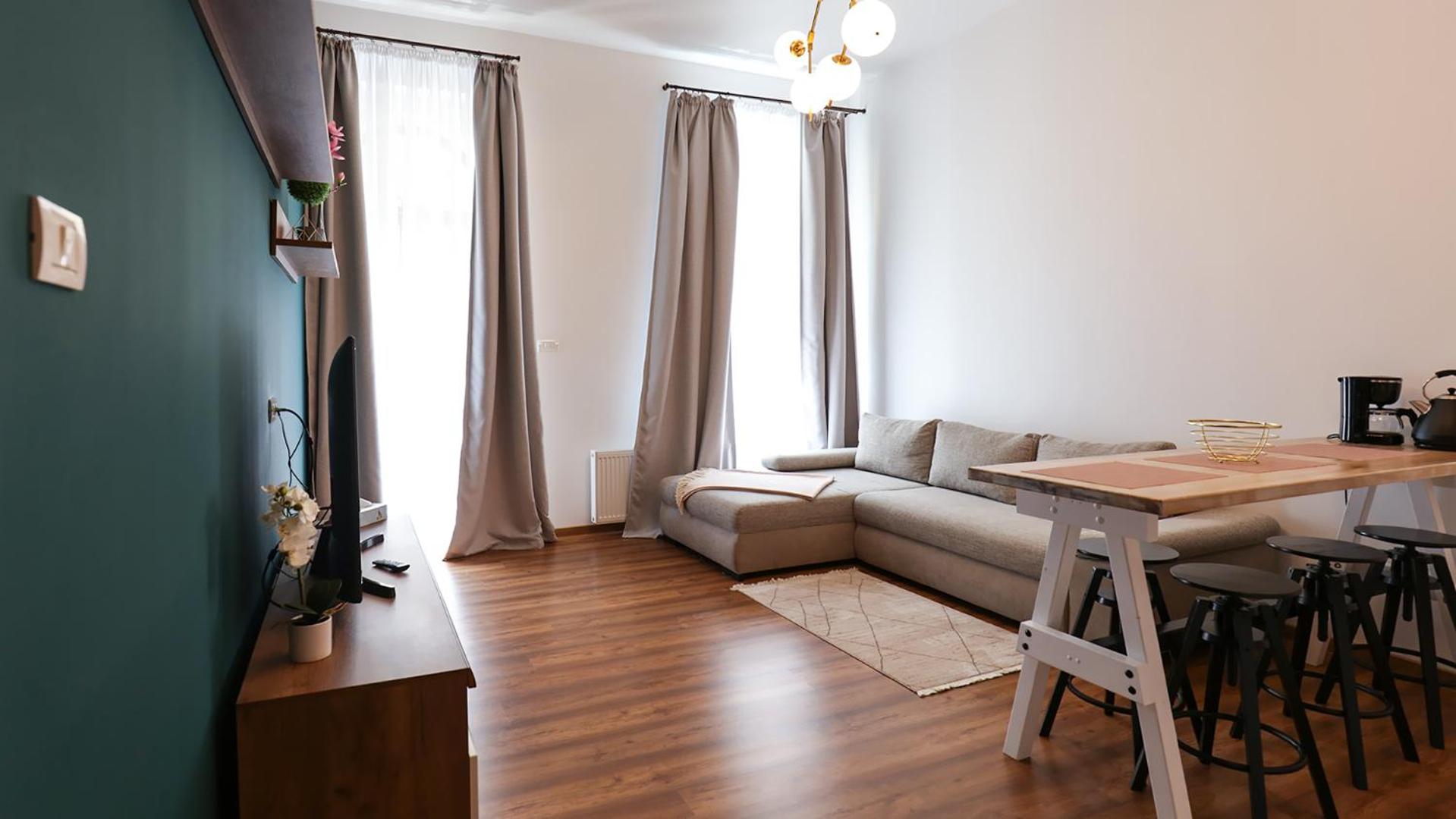 UNIRII OLD SQUARE APARTMENTS 4 view 2