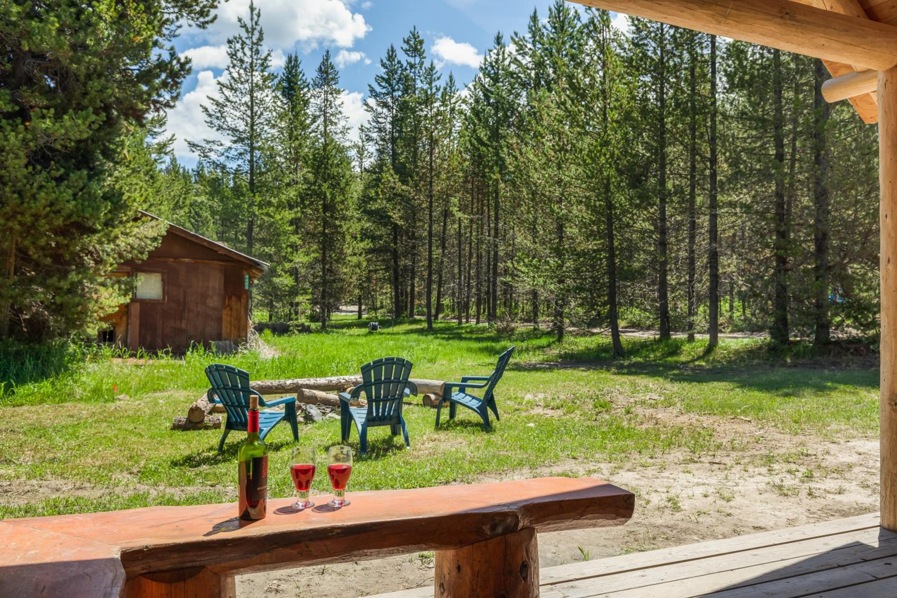 Hotel Little Fox by KABINO Fire Pit Large Yard Loft with Low Ceiling Grill WiFi - Image 1