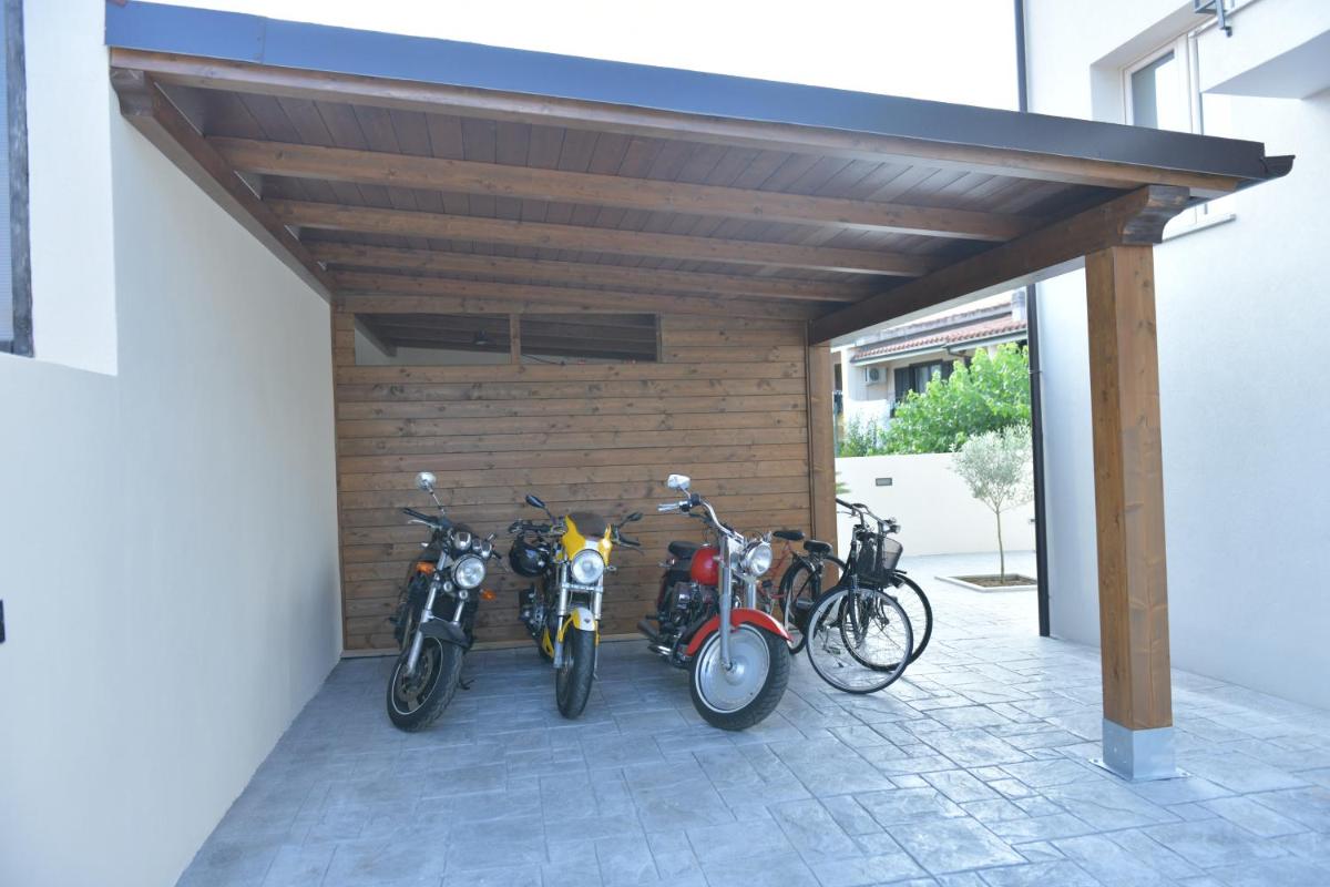 Photo 28