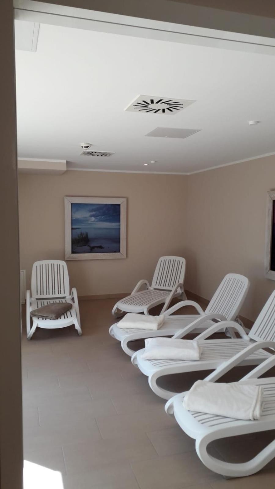 3 Zimmer Ferienwohnung Haus Meeresblick mit Meerblick A005 mit Südterrasse und Strandkorb