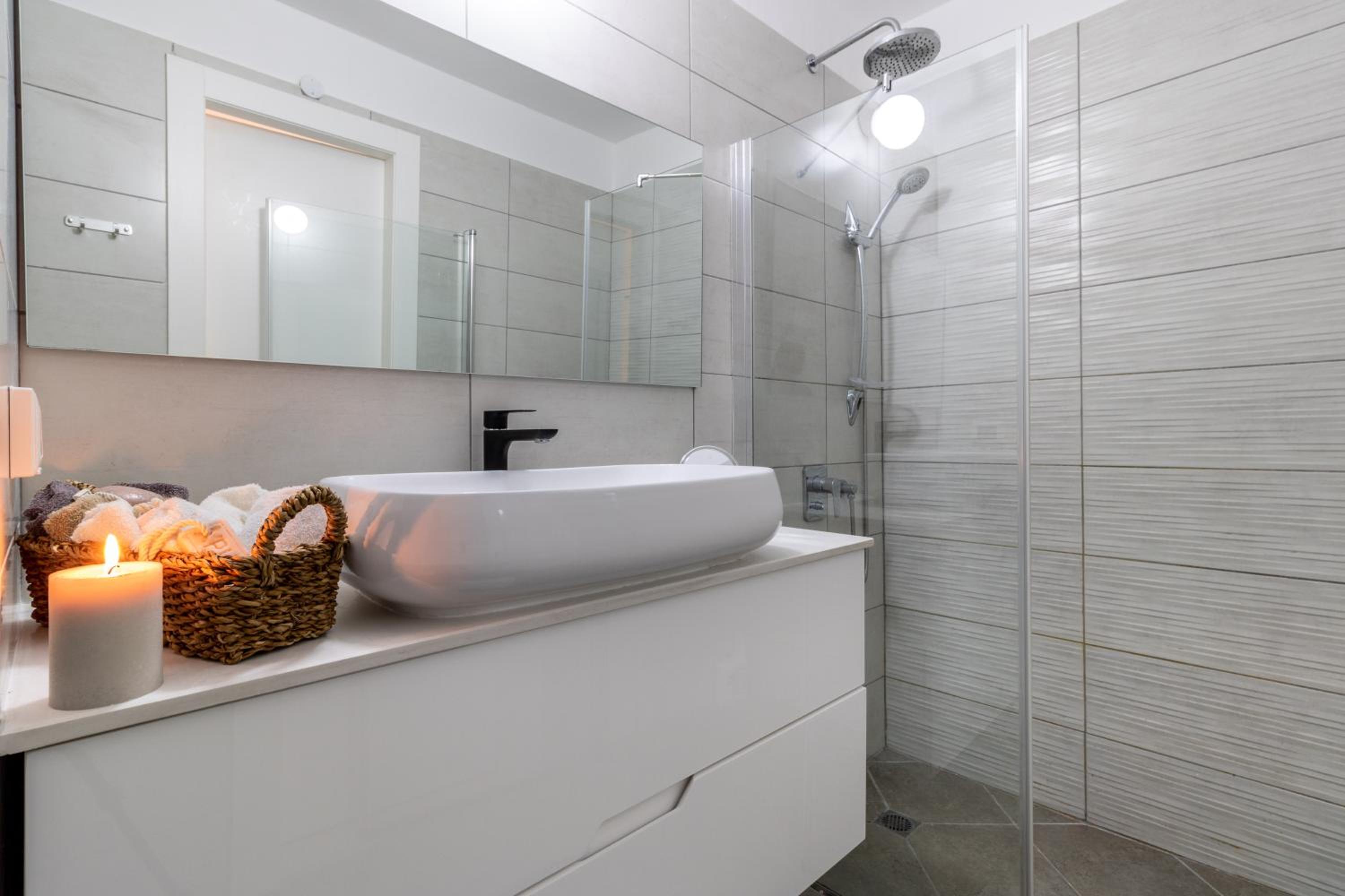 Luxury Three-Bedroom/Terrace Over Old City View view 3