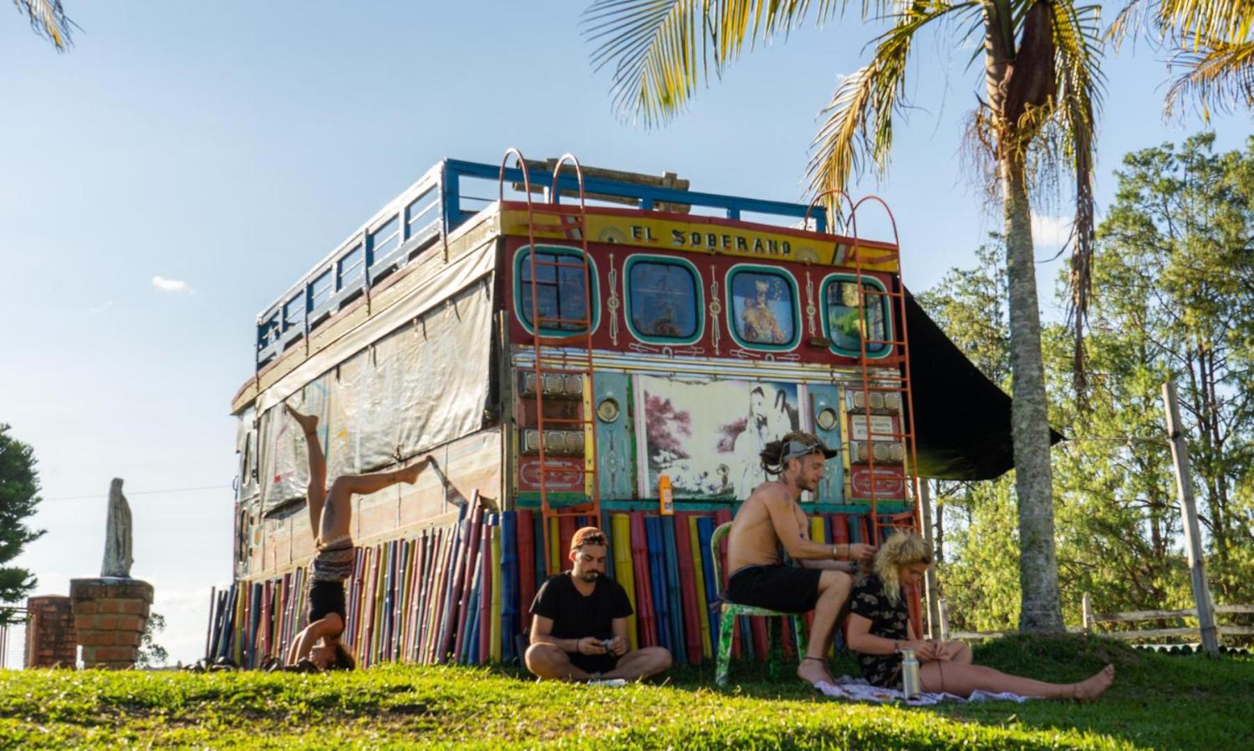 CASA KAYAM & Alojamiento creativo & Residencia Artística