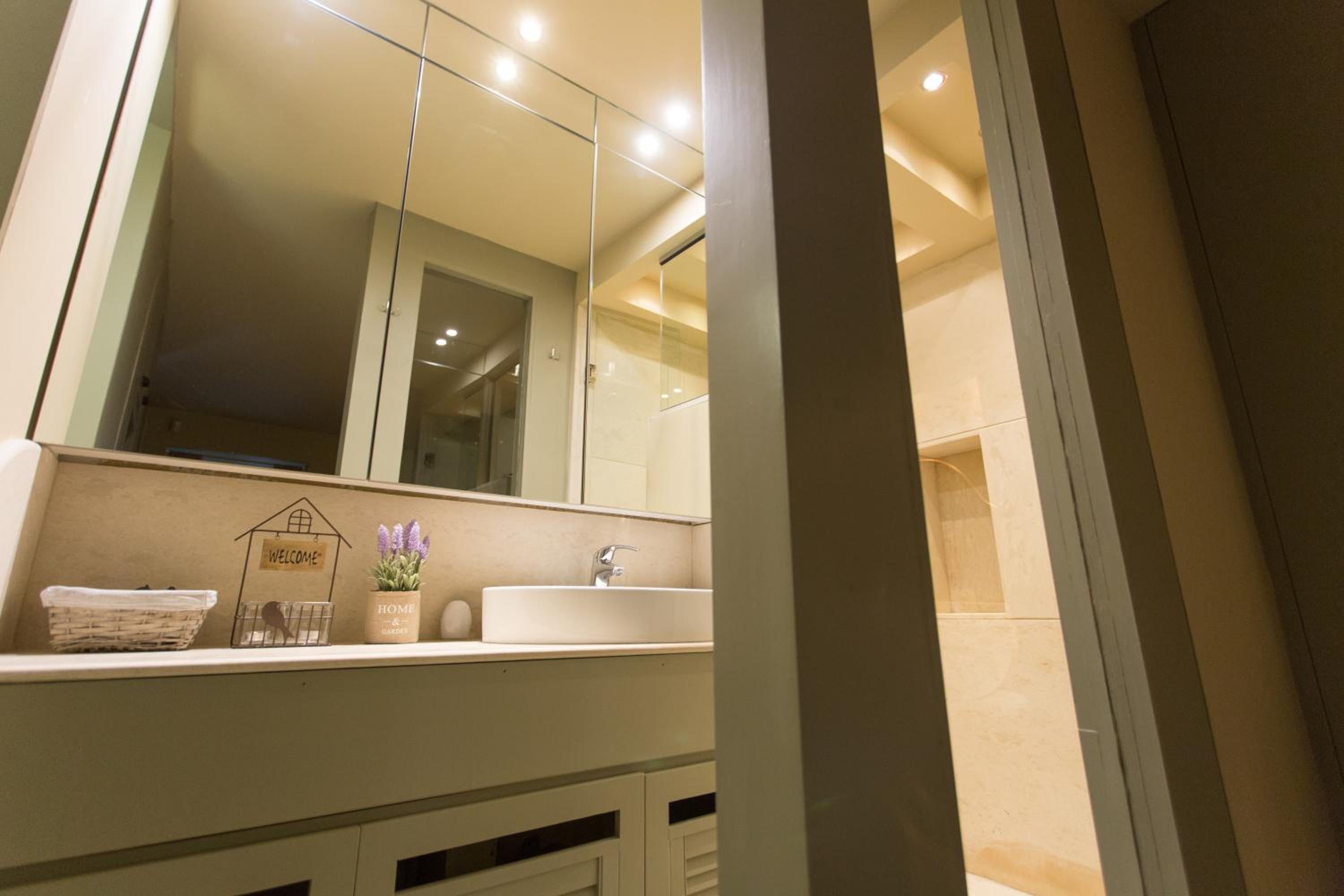 Plaka360 Apartments