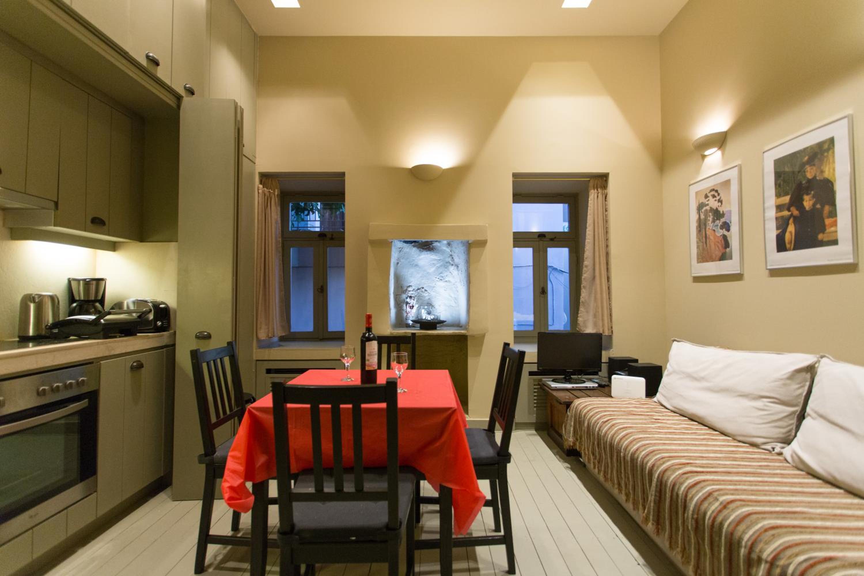 Plaka360 Apartments
