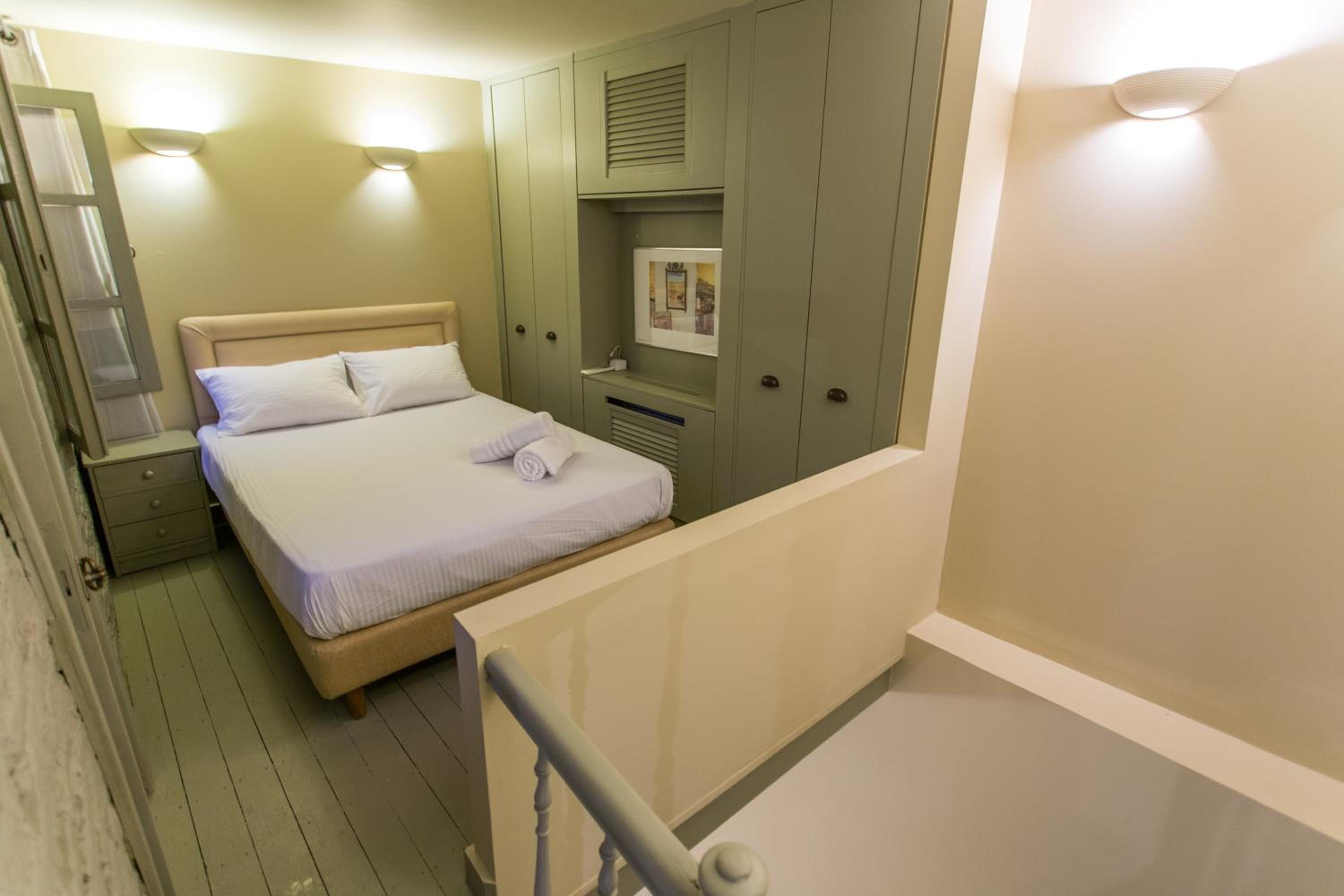 Plaka360 Apartments